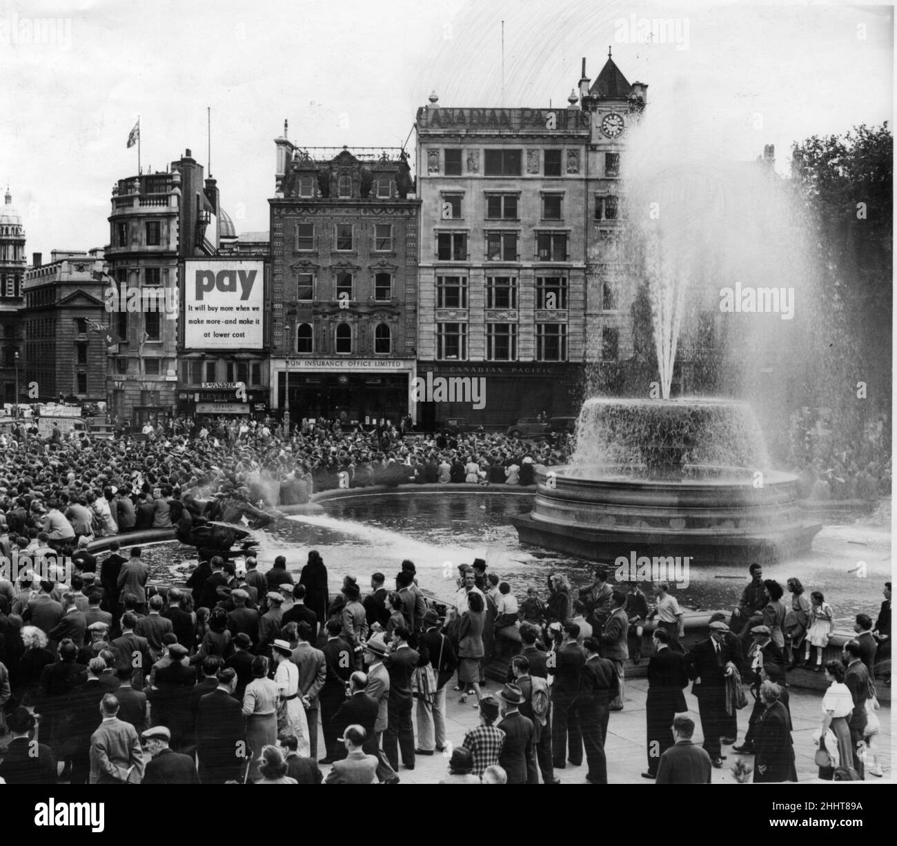 Dock Strikes 1949. Strikers meeting in Trafalgar Square. 18th July 1949 ...