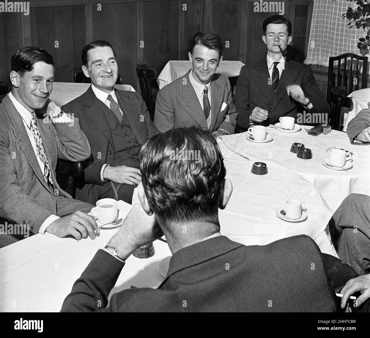 Frogmen's Reunion for  World War Two  heroes awarded the Victoria Cross, to appear in a BBC television programme. They are Lieutenant Basil Charles Godfrey Place, Lieutenant Commander Ian Fraser, Lieutenant Commander Donald Cameron, Leading Seaman James Magennis and  Lieutenant Commander Lionel 'Buster' Crabb (second left). 4th August 1949. Stock Photo