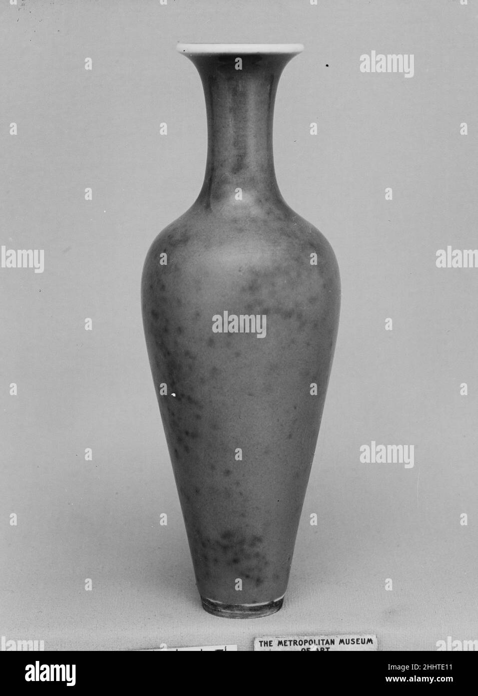 Fine chinese ceramics Black and White Stock Photos & Images - Alamy