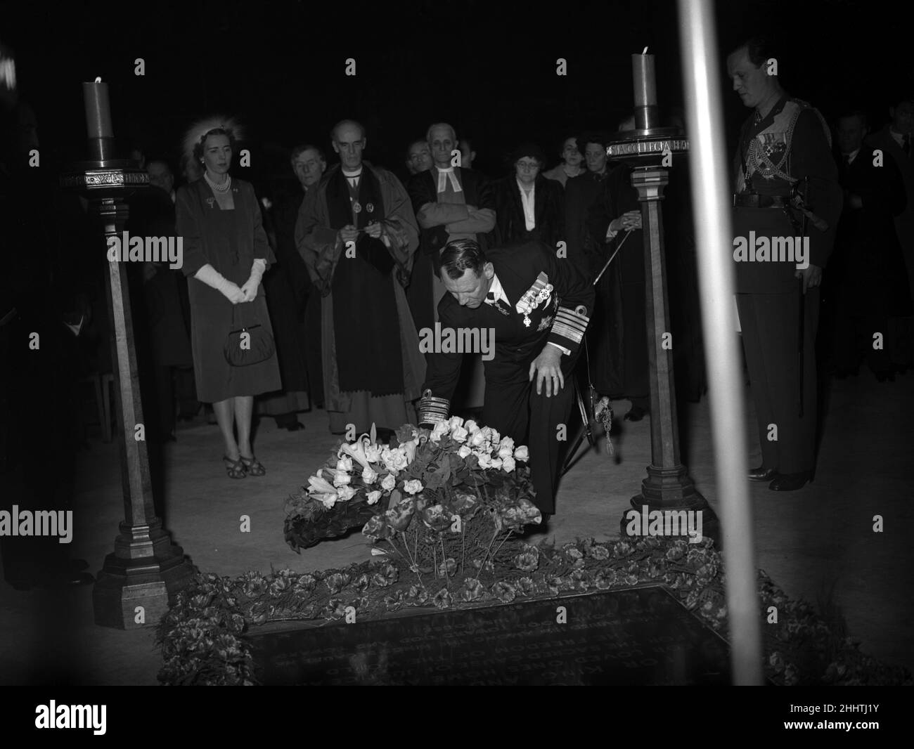 The state visit of King Frederick IX and Queen Ingrid of Denmark. Pictured on their visit to Westminster Abbey, at The Tomb of The Unknown Warrior. 8th May 1951. Stock Photo