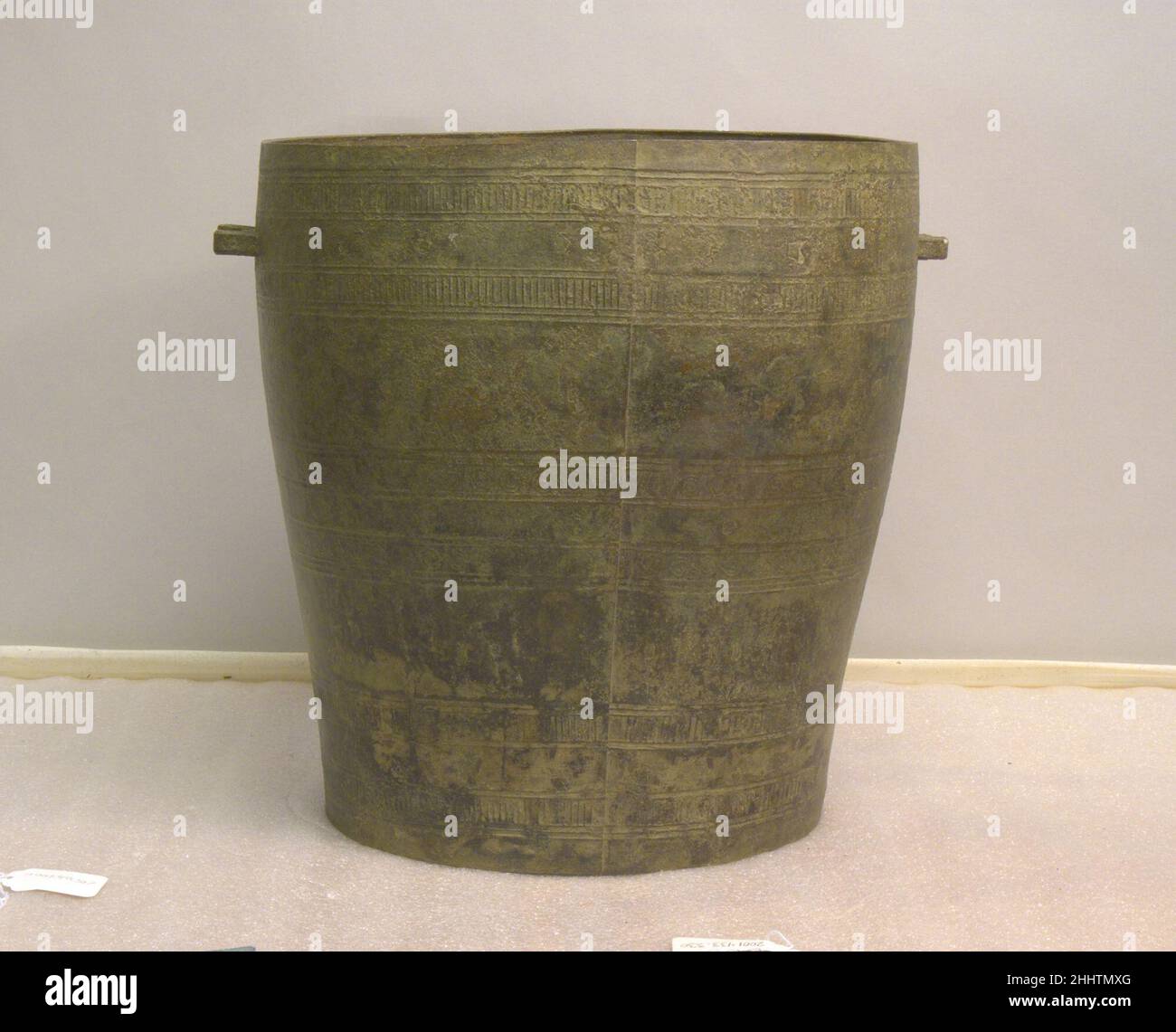 Large Situla 500 B.C.–A.D. 300 Vietnam (North). Large Situla. Vietnam (North). 500 B.C.–A.D. 300. Bronze. Bronze and Iron Age period, Dongson culture. Metalwork Stock Photo