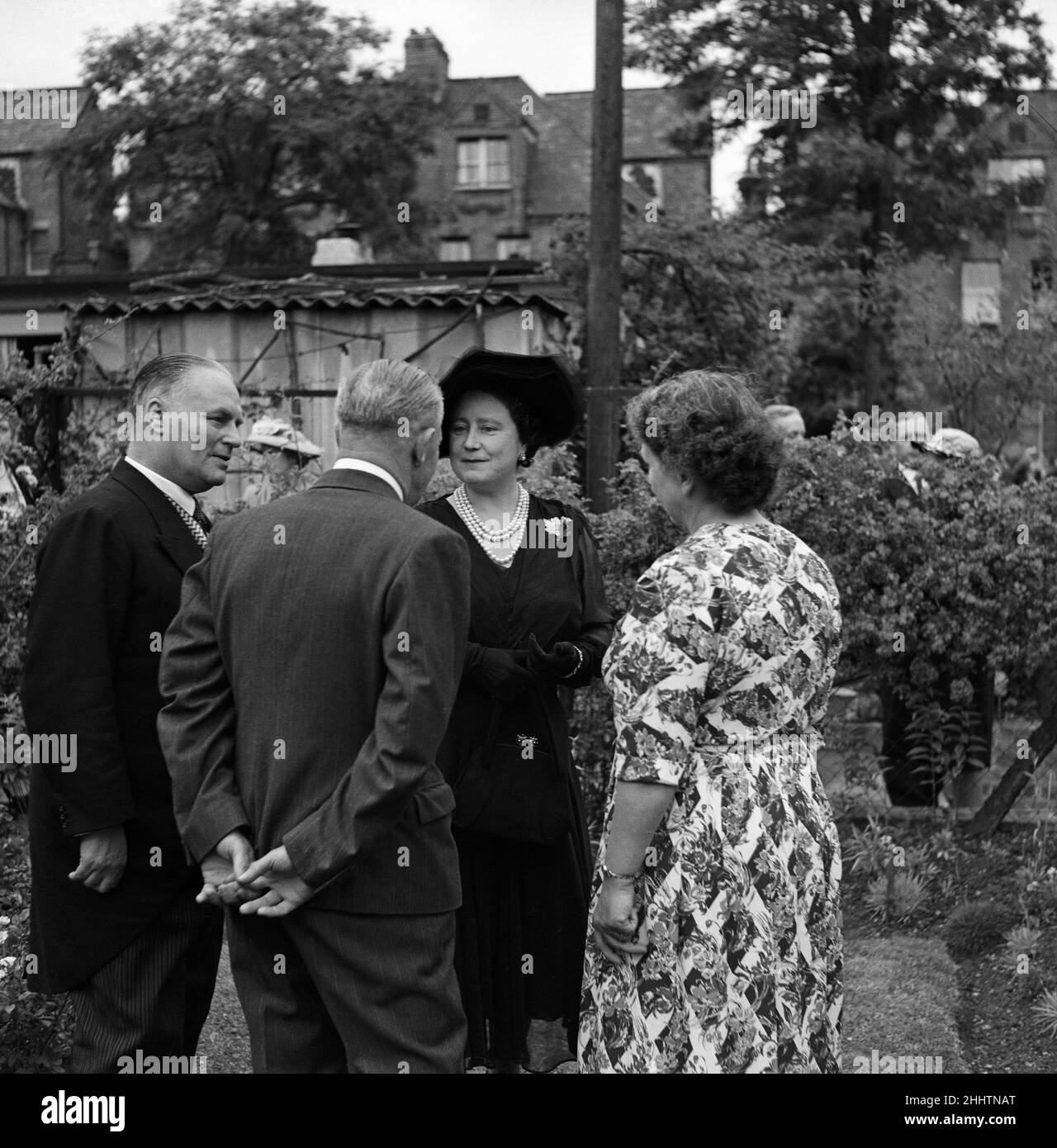 Queen Elizabeth The Queen Mother visits Streatham. 17th July 1952 Stock