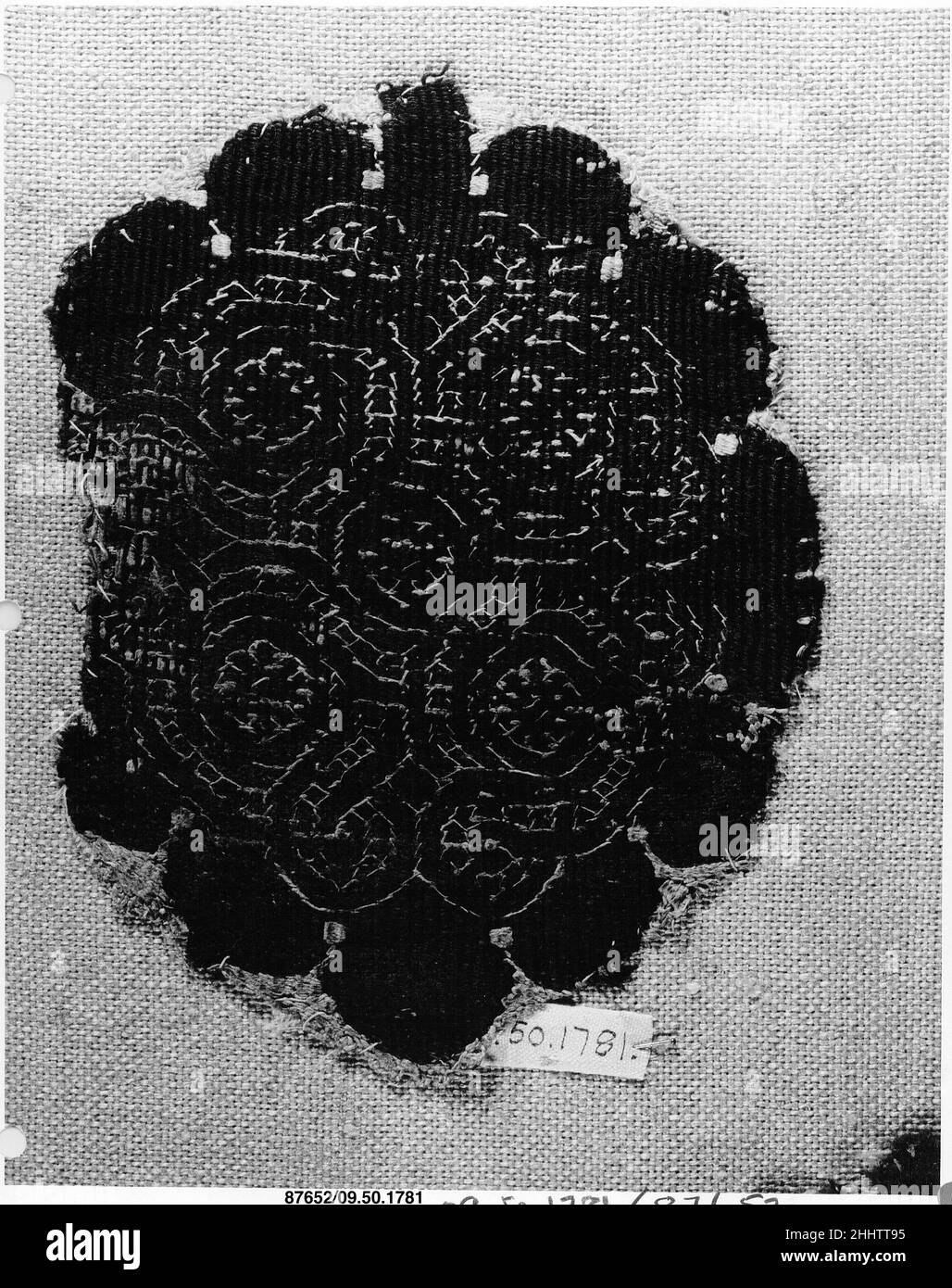 Roundel 4th–5th century. Roundel. 4th–5th century. Linen, wool ...