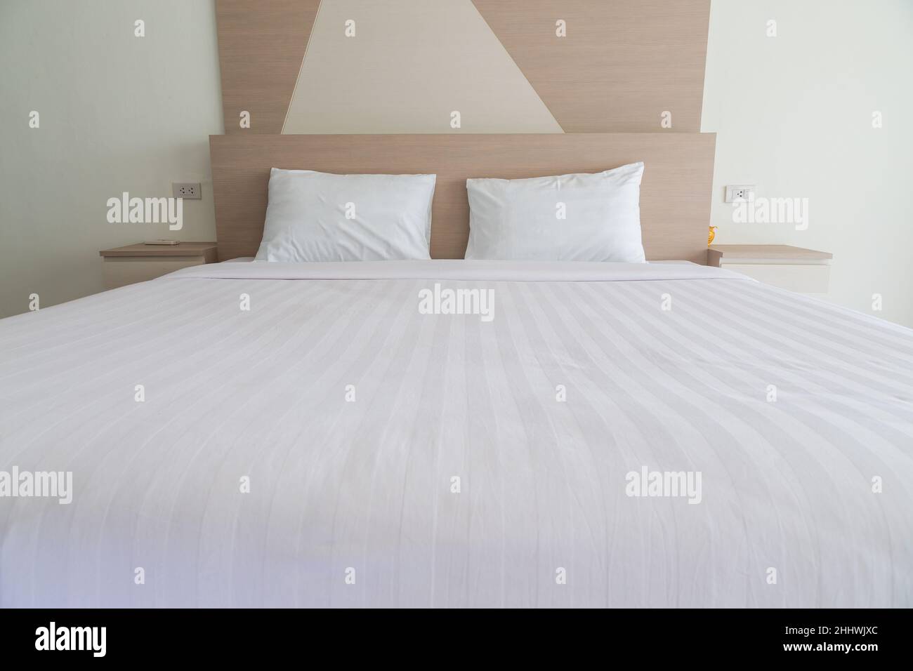 Beautiful white clean and modern bedroom background Stock Photo - Alamy