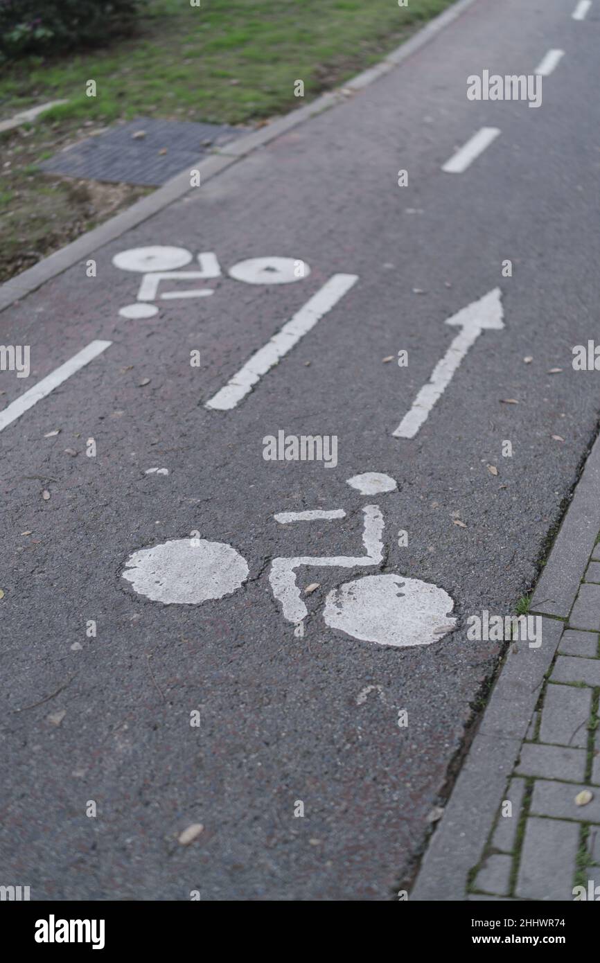 Roadside guide sign hi-res stock photography and images - Alamy