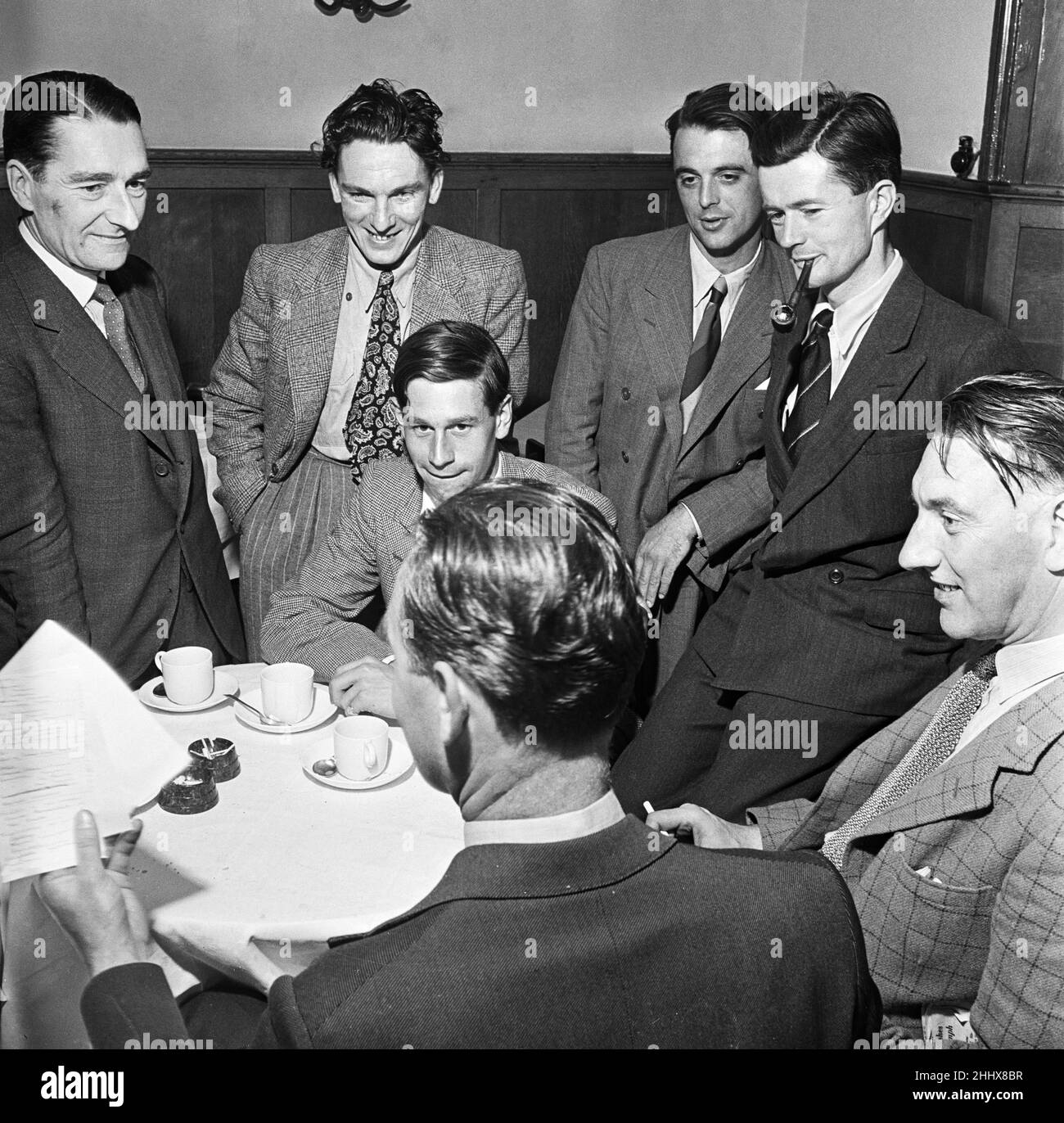 Frogmen's Reunion for  World War Two  heroes awarded the Victoria Cross, to appear in a BBC television programme.They are Lieutenant Basil Charles Godfrey Place, Lieutenant Commander Ian Fraser, Lieutenant Commander Donald Cameron, Leading Seaman James Magennis and  Lieutenant Commander Lionel 'Buster' Crabb (left). 4th August 1949. Stock Photo