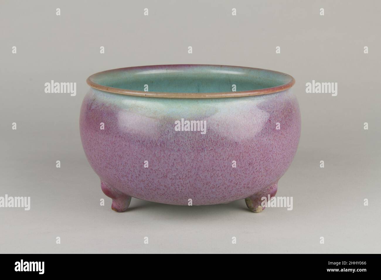 Ritual incense burner vessel hi-res stock photography and images - Alamy