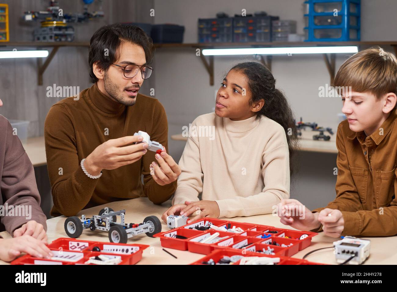 African students science hi-res stock photography and images - Alamy