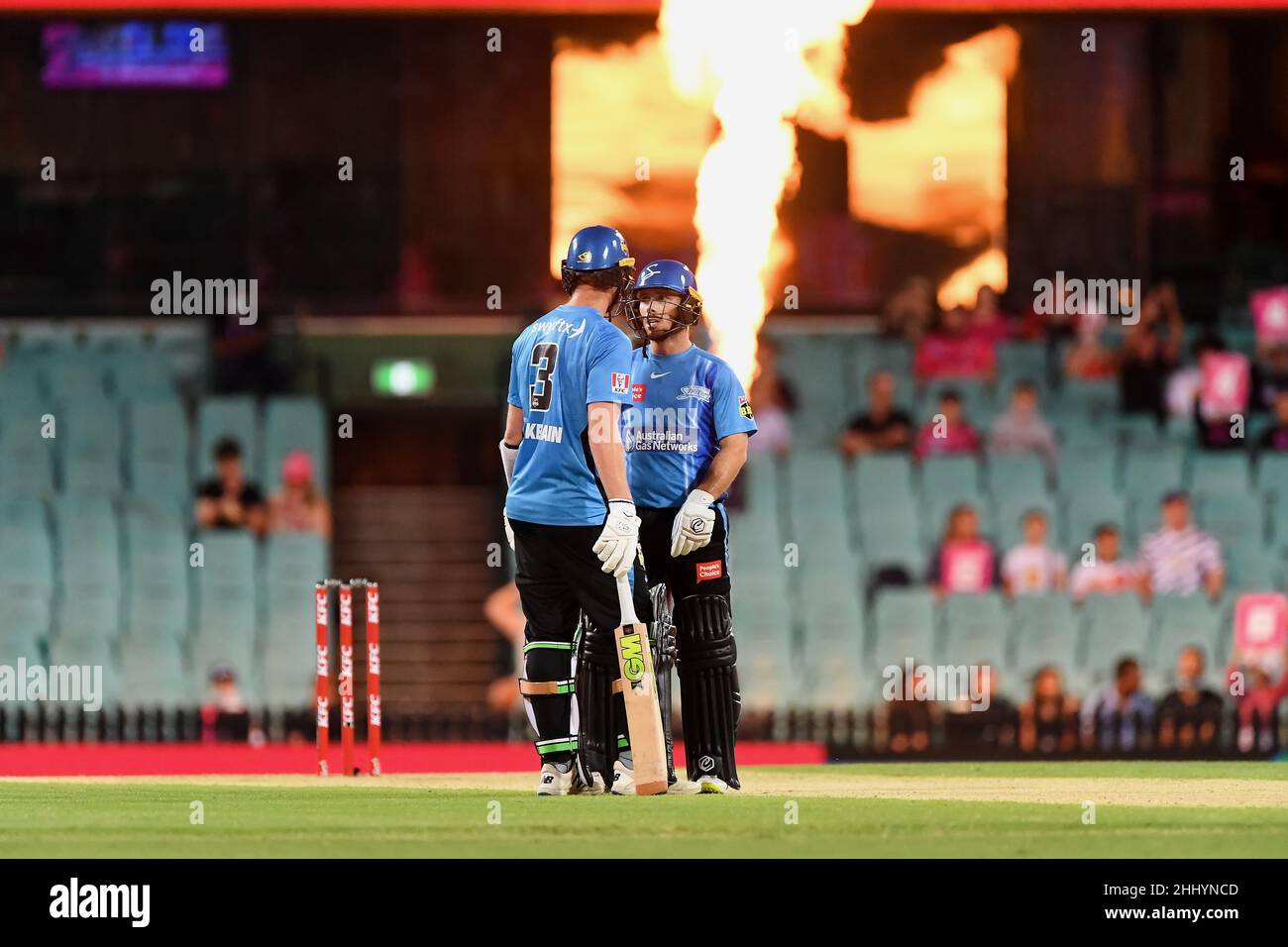Sydney, Australia, 26 January, 2022. Thomas Kelly of the Strikers and Jon Wells of the Strikers talk during the Big Bash League Challenger cricket match between Sydney Sixers and Adelaide Strikers at The Sydney Cricket Ground on January 26, 2022 in Sydney, Australia. Credit: Steven Markham/Speed Media/Alamy Live News Stock Photo
