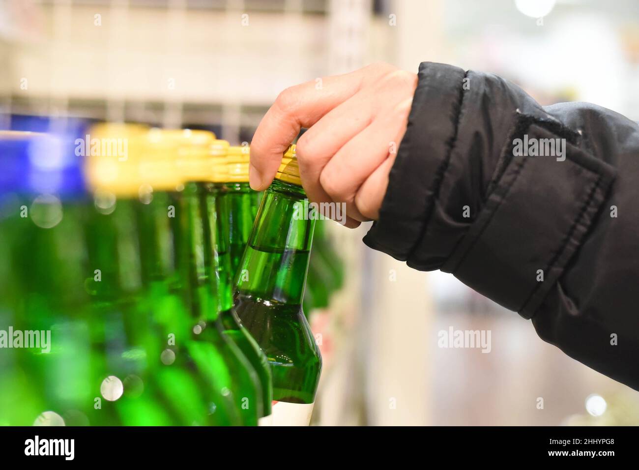 Hand grabbing a glass hires stock photography and images Alamy
