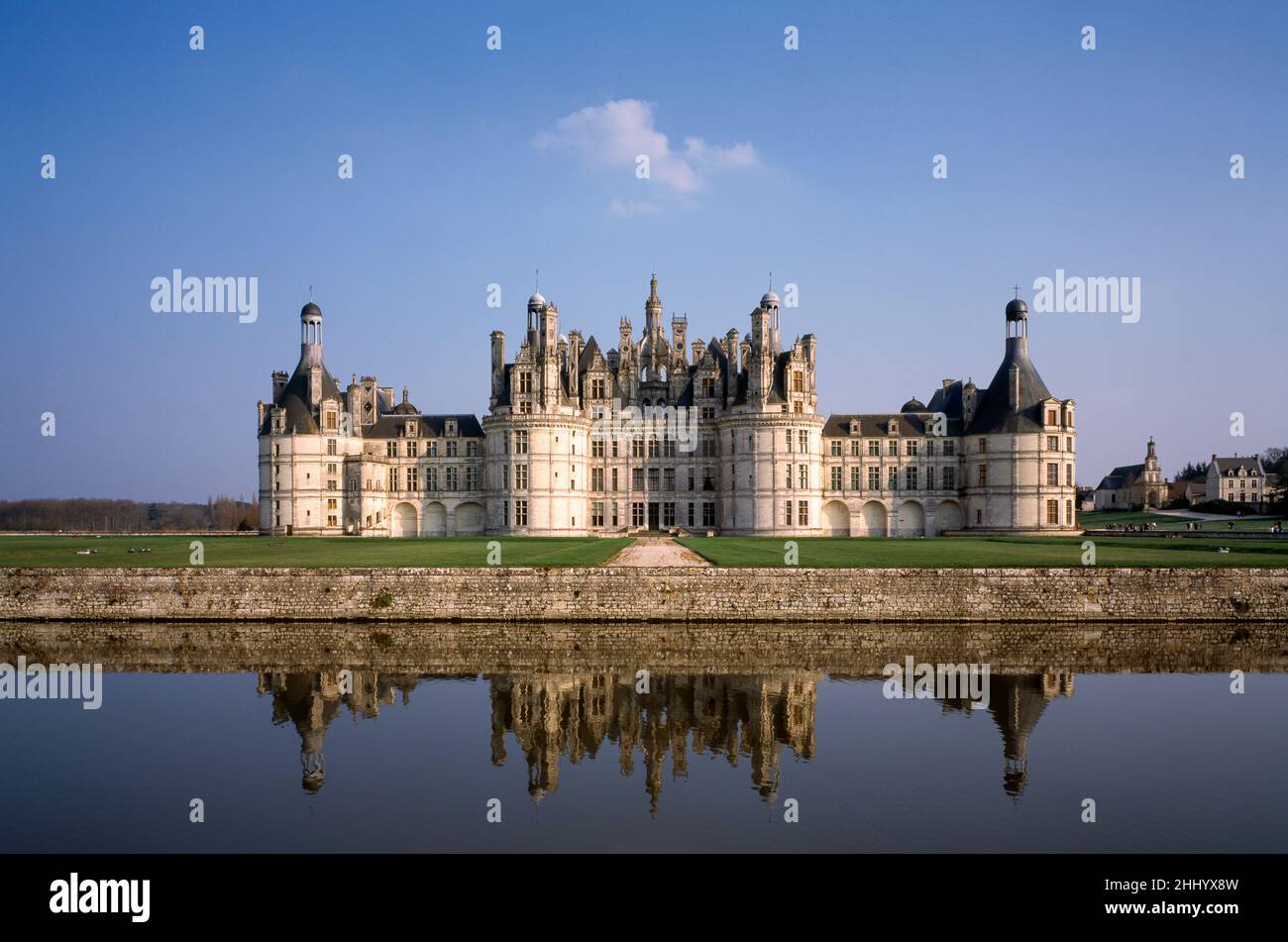 Chambord, Schloß, Château de Chambord, Blick von Westen Stock Photo Alamy