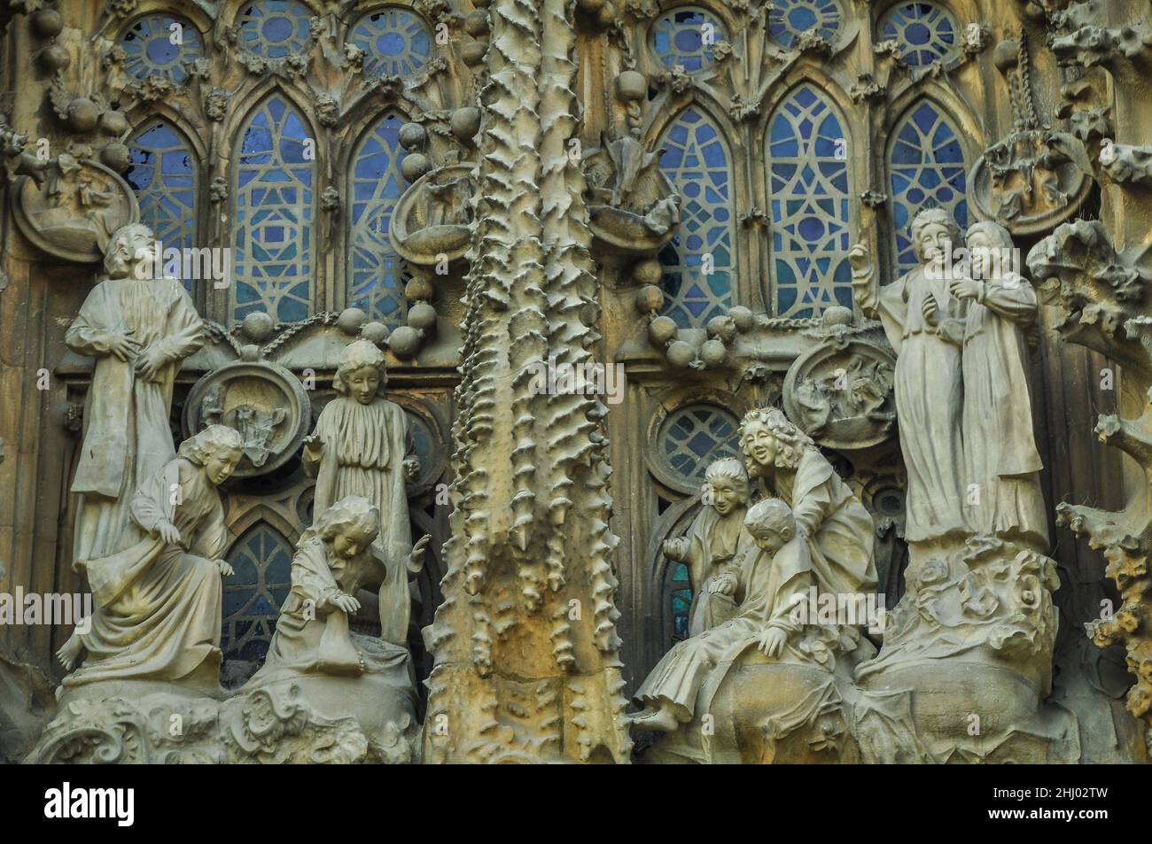 Sculptures made by Etsuro Sotoo on the Nativity façade of the Sagrada Familia basilica (Barcelona, Catalonia, Spain) ESP: Esculturas de Etsuro Sotoo Stock Photo