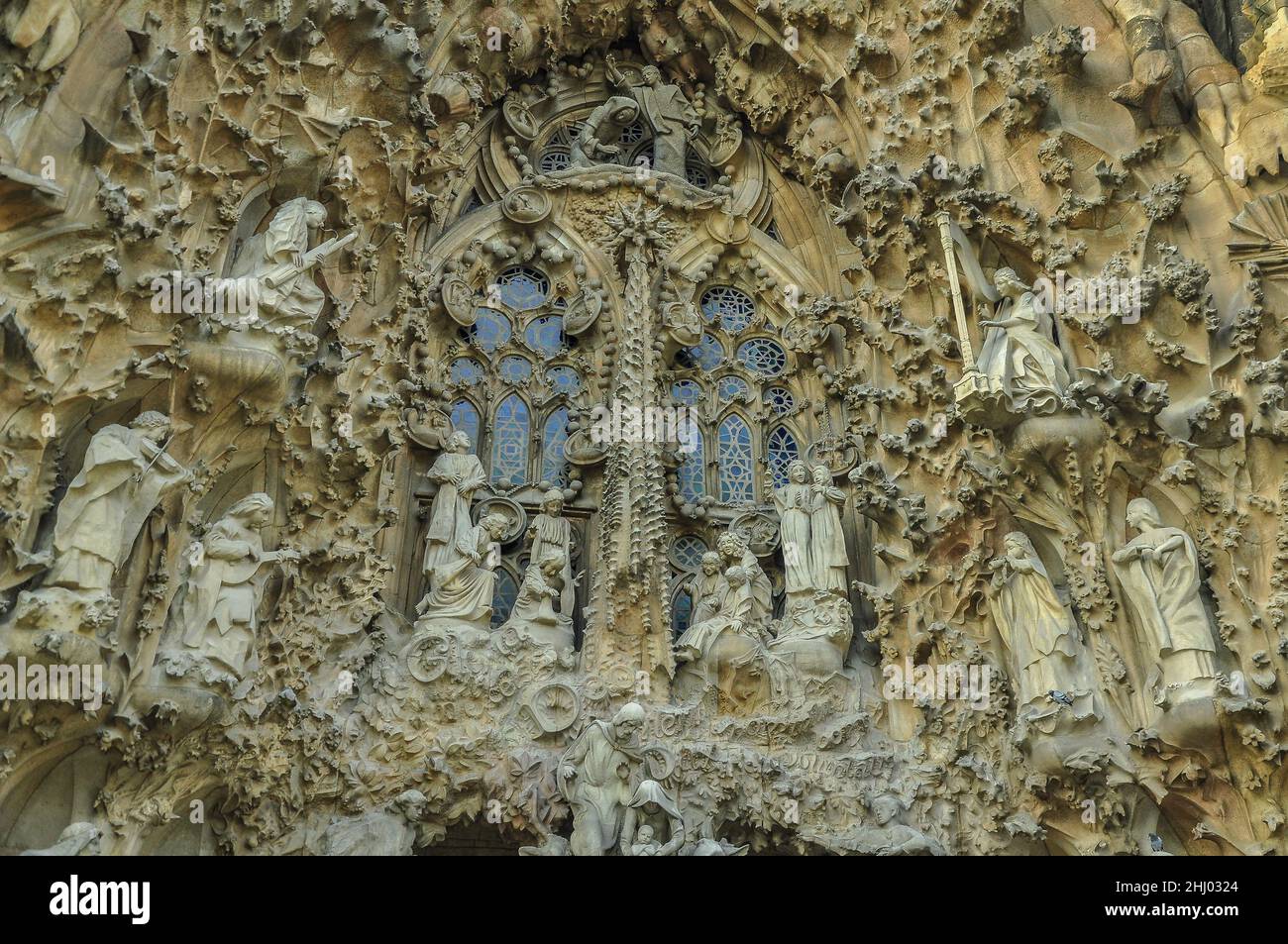 Sculptures made by Etsuro Sotoo on the Nativity façade of the Sagrada Familia basilica (Barcelona, Catalonia, Spain) ESP: Esculturas de Etsuro Sotoo Stock Photo