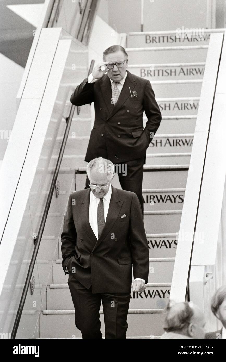 Lord King of Wartnaby viewing British Airways Concorde 1989 with Queen