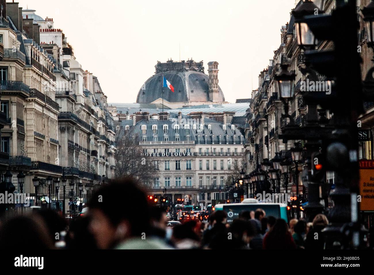 Busy parisian street hi-res stock photography and images - Alamy