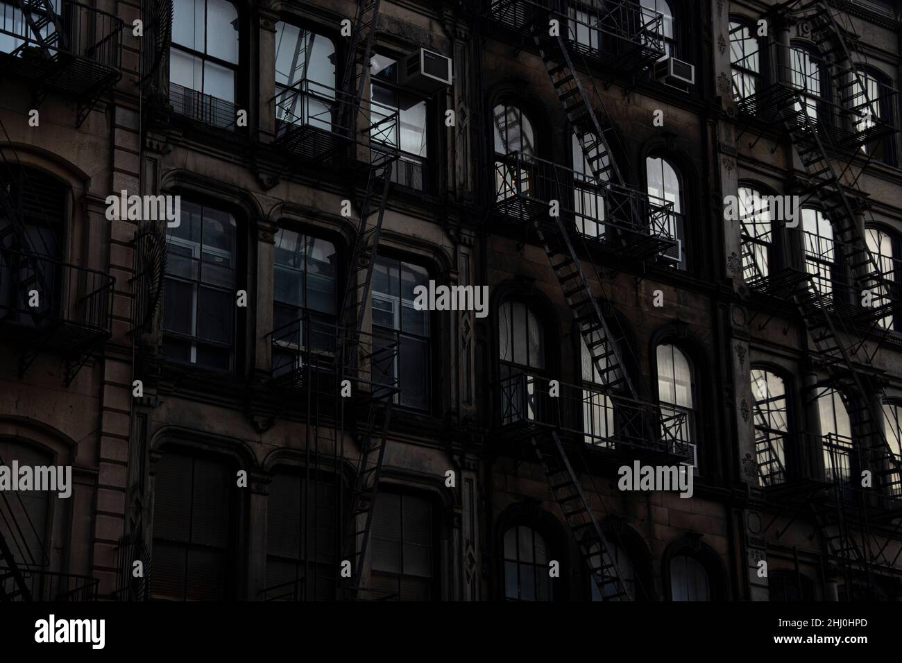 Fluchtleitern an alten Gebäuden in New York Stock Photo