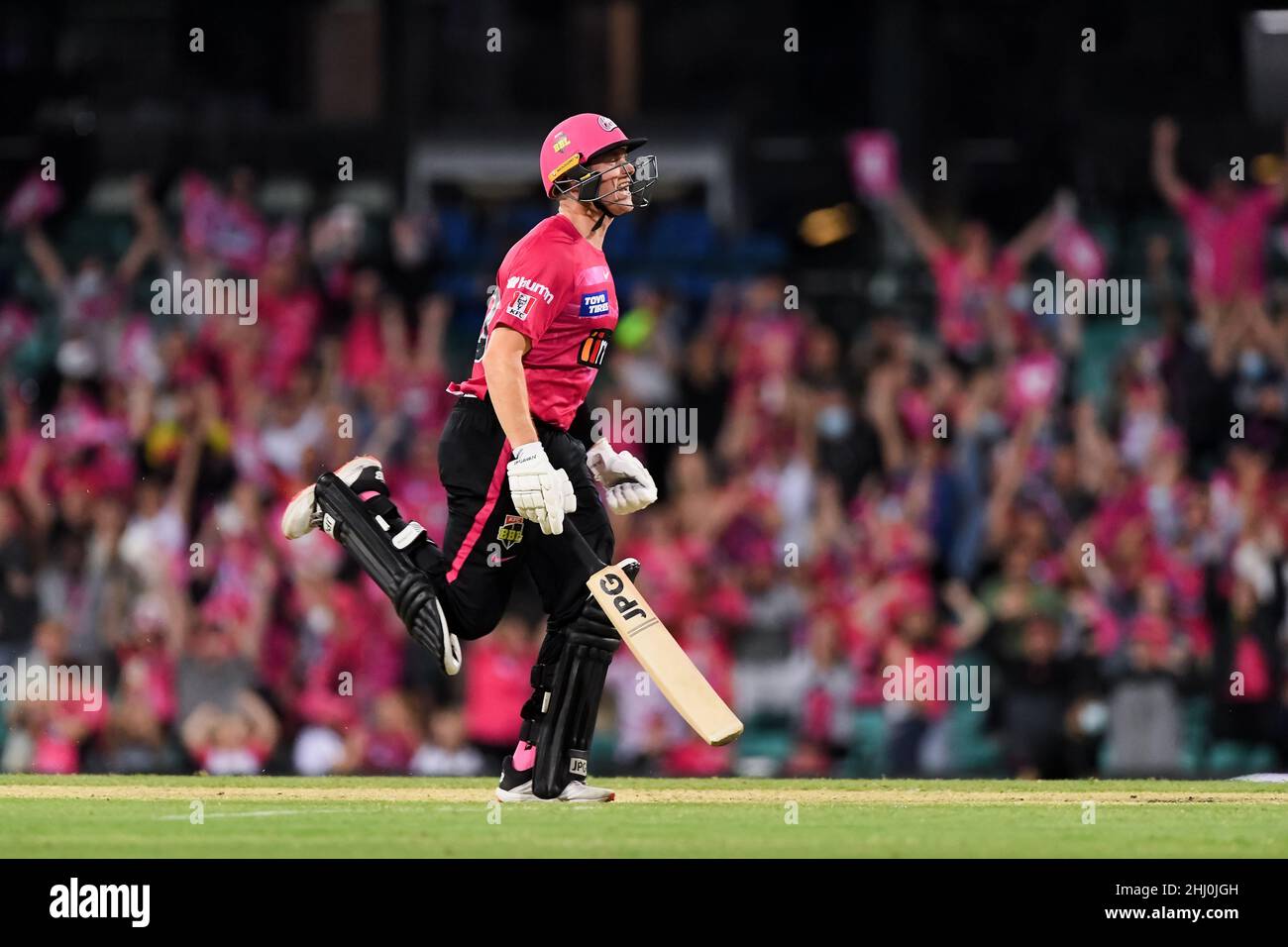 Sydney, Australia, 26 January, 2022. Hayden Kerr of the Sixers scores the winning runs during the Big Bash League Challenger cricket match between Sydney Sixers and Adelaide Strikers at The Sydney Cricket Ground on January 26, 2022 in Sydney, Australia. Credit: Steven Markham/Speed Media/Alamy Live News Stock Photo