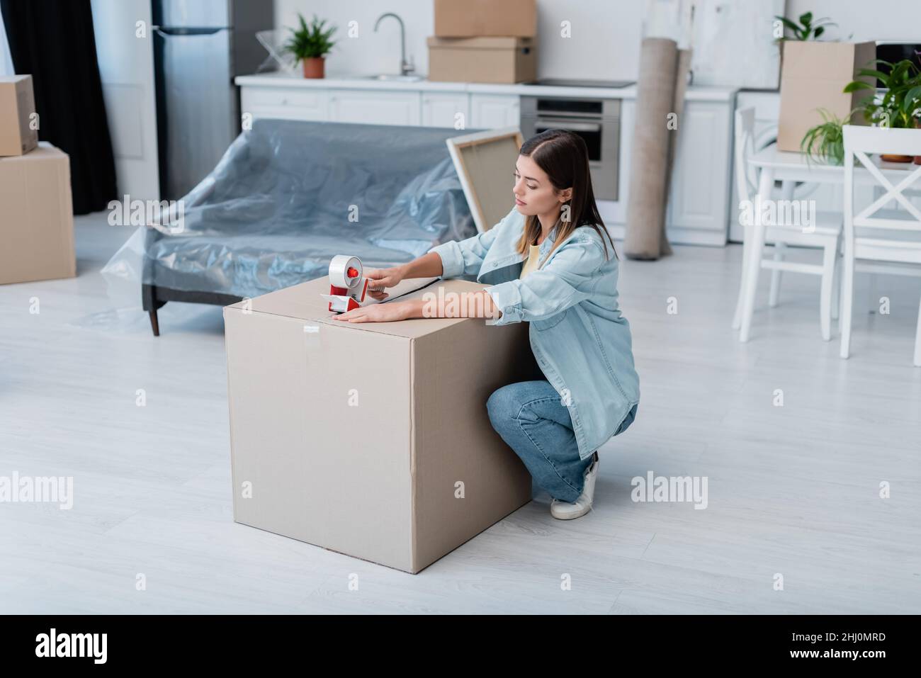 Packing carton hi-res stock photography and images - Alamy