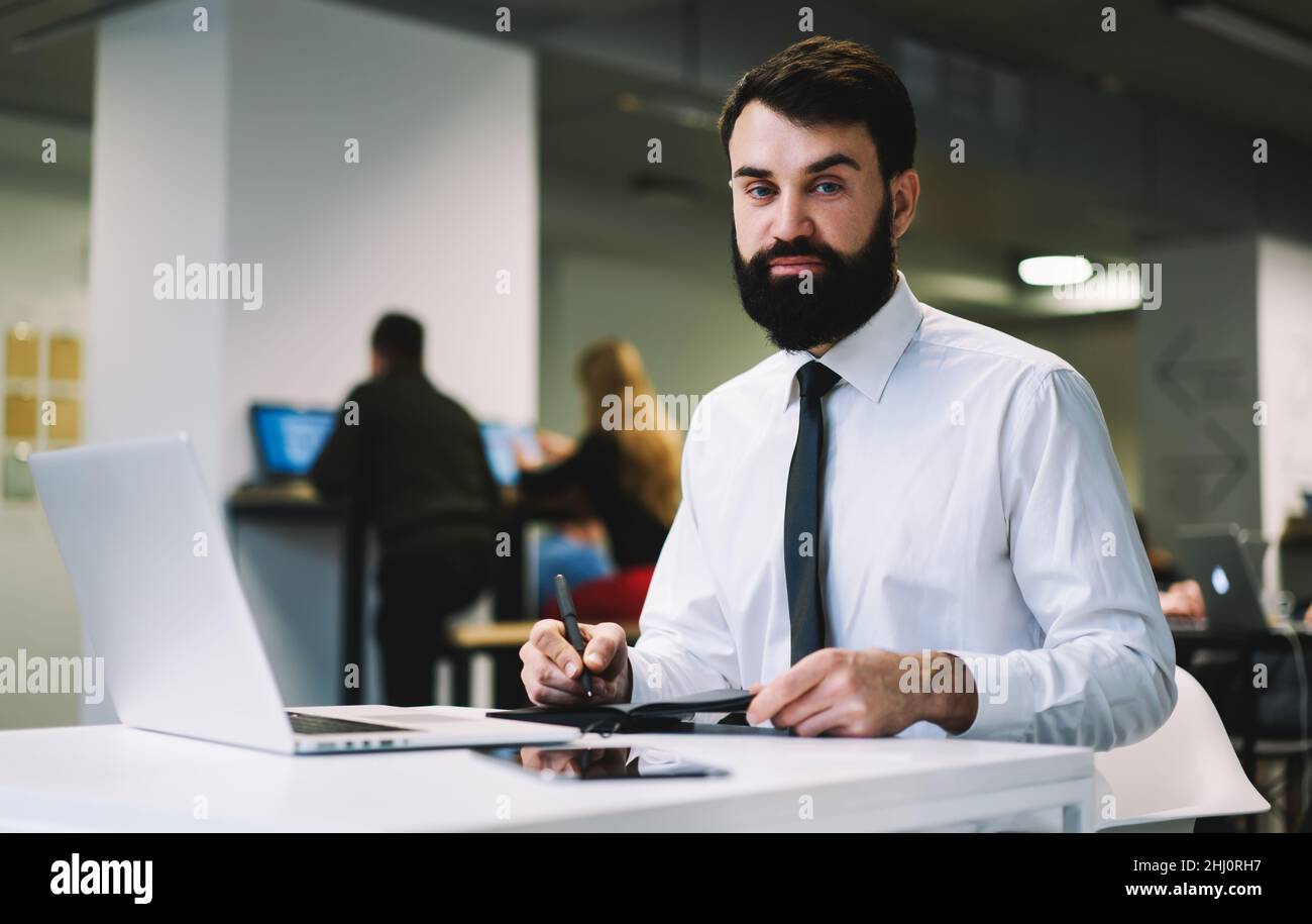 Serious note hi-res stock photography and images - Alamy