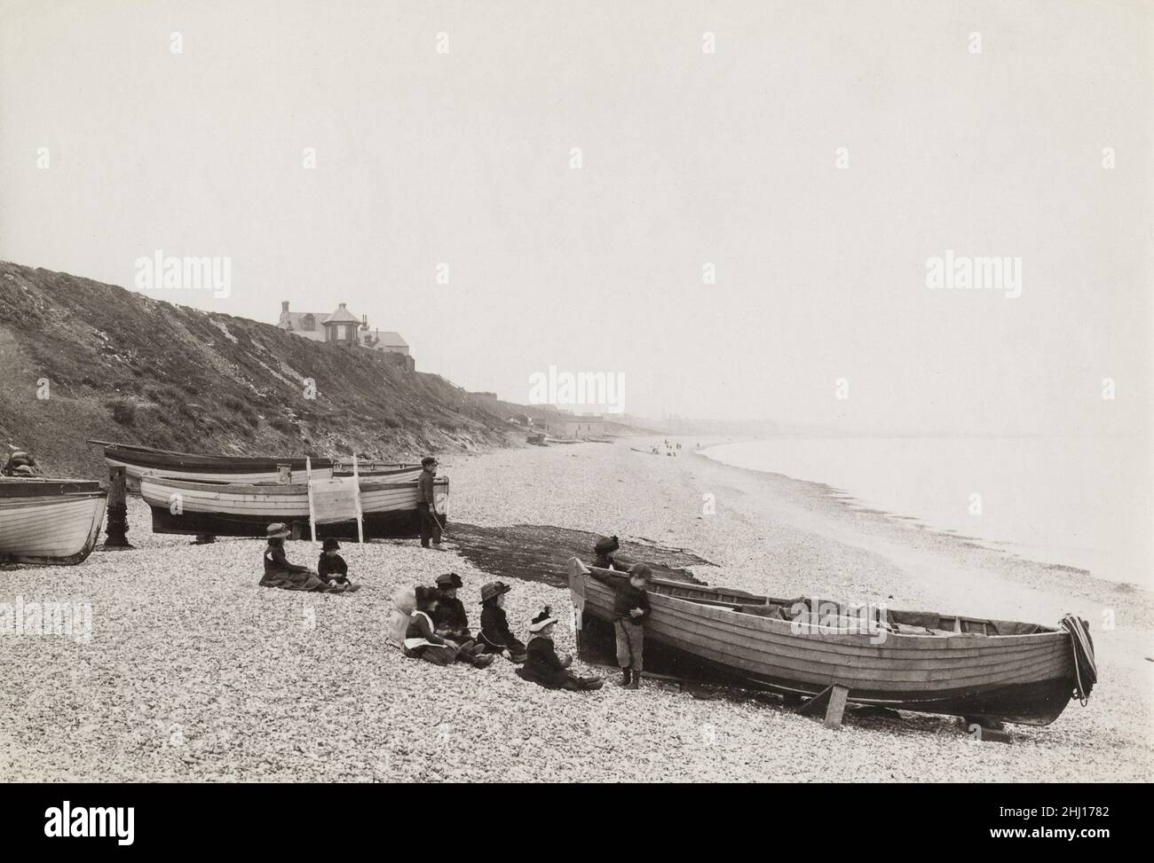Vintage photograph, late 19th, early 20th century, view of 1890 - Children on a beach, view of Lowestoft from Pakefield, Suffolk Stock Photo