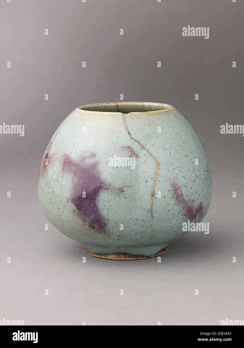 Jar, Jun ware ca. 13th century Chinese. Jar, Jun ware. Chinese , Jin/Yuan Dynasty. Chinese. ca. 13th century. Stoneware with splashed blue glaze.. Ceramics Stock Photo