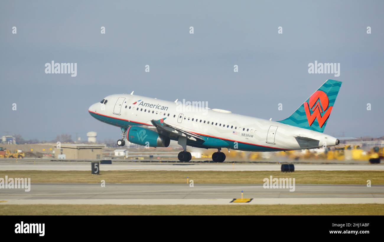 herpa Modellflugzeug American Airlines Airbus A319, Piedmont Heritage Livery – N744P Piedmont Pacemaker, Miniatur im Maßstab 1:500, Sammlerstück, Modell ohne Standfuß, Metall