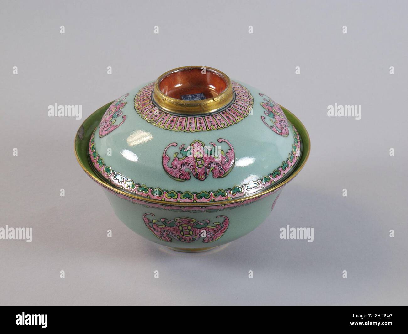Covered bowl with bats late 18th–early 19th century China. Covered bowl ...