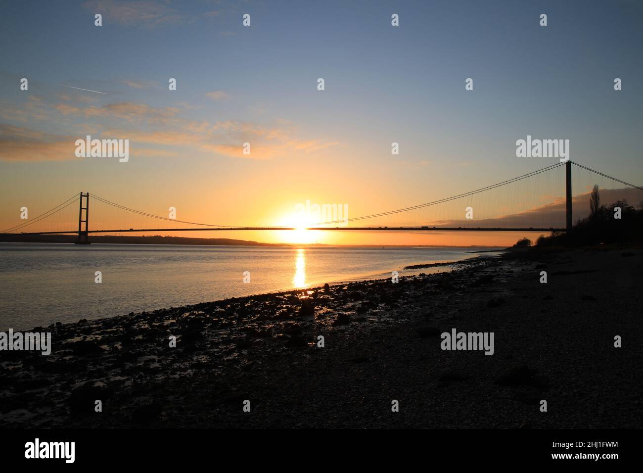 Sunset Over The Humber Bridge, East Riding Of Yorkshire. Stock Photo