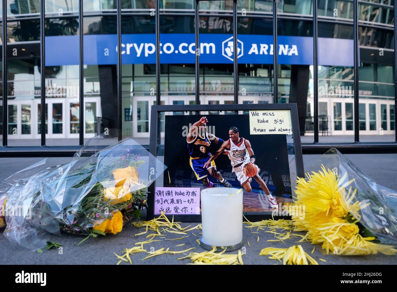 Los Angeles, California, USA. 26th Jan, 2022. Flowers, pictures and messages honoring NBA star Kobe Bryant and his daughter Gigi are placed at outside Crytpo.com Arena, former Staples Center in downtown Los Angeles, Wednesday, Jan. 26, 2022. (Credit Image: © Ringo Chiu/ZUMA Press Wire) Credit: ZUMA Press, Inc./Alamy Live News Stock Photo