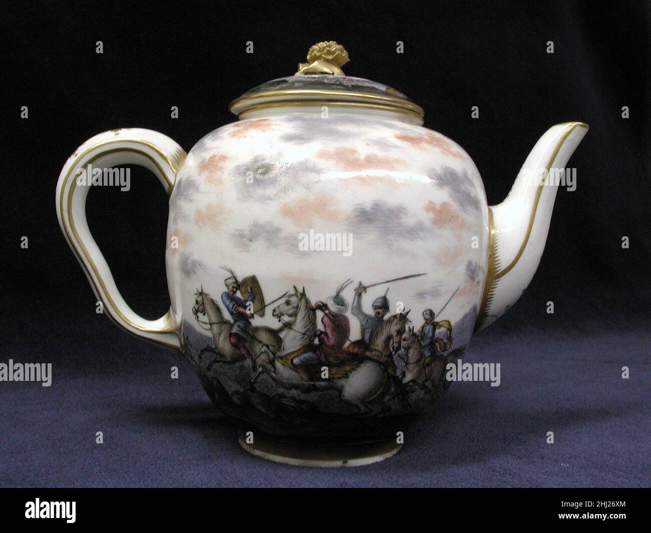 Teapot (part of a set) 174359 Capodimonte Porcelain Manufactory The