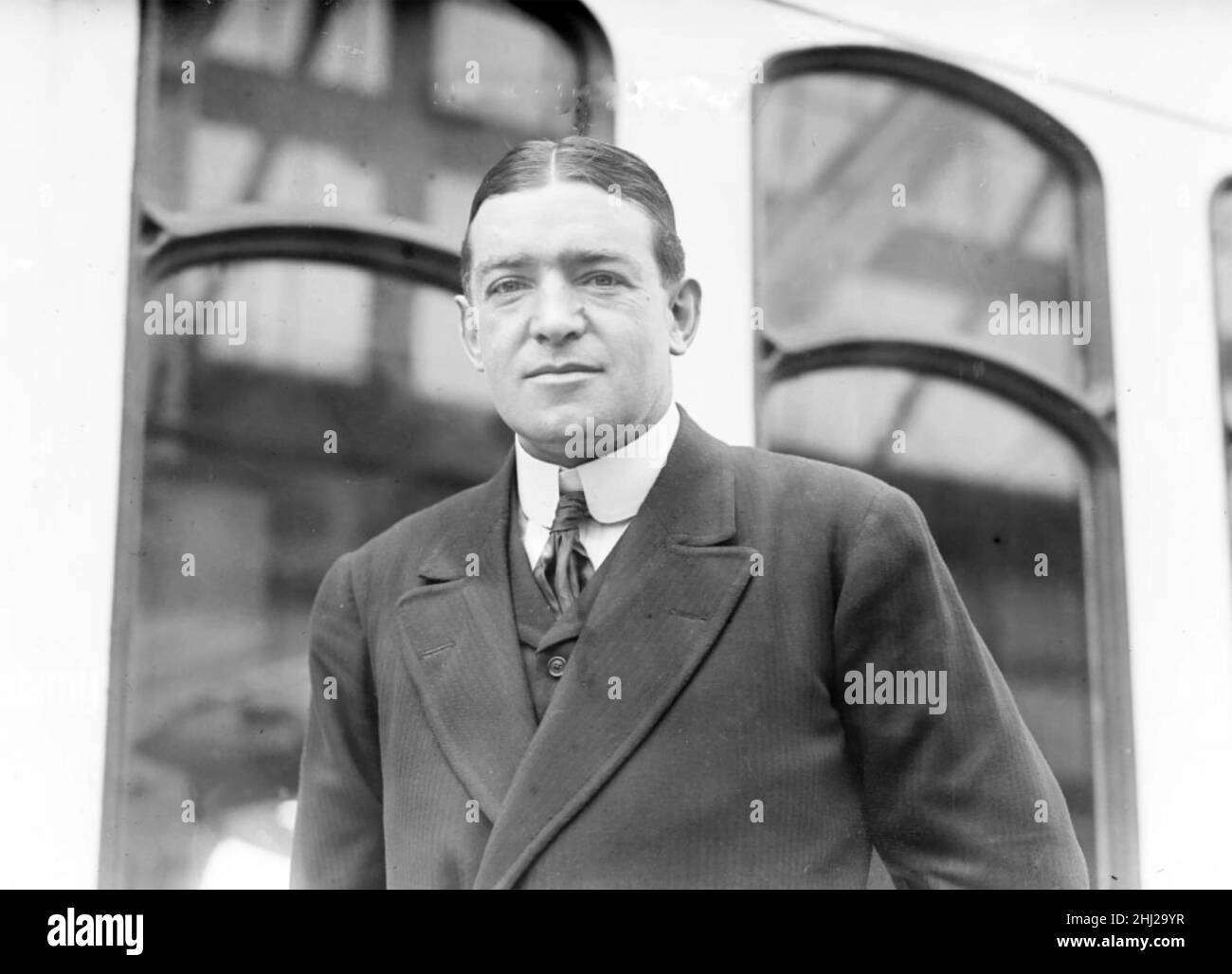 ERNEST SHACKLETON (18741922) AngloIrish Antarctic explorer arriving