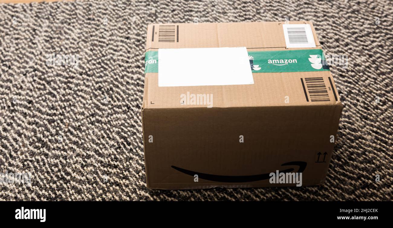 Hermes Delivery High Resolution Stock Photography and Images - Alamy