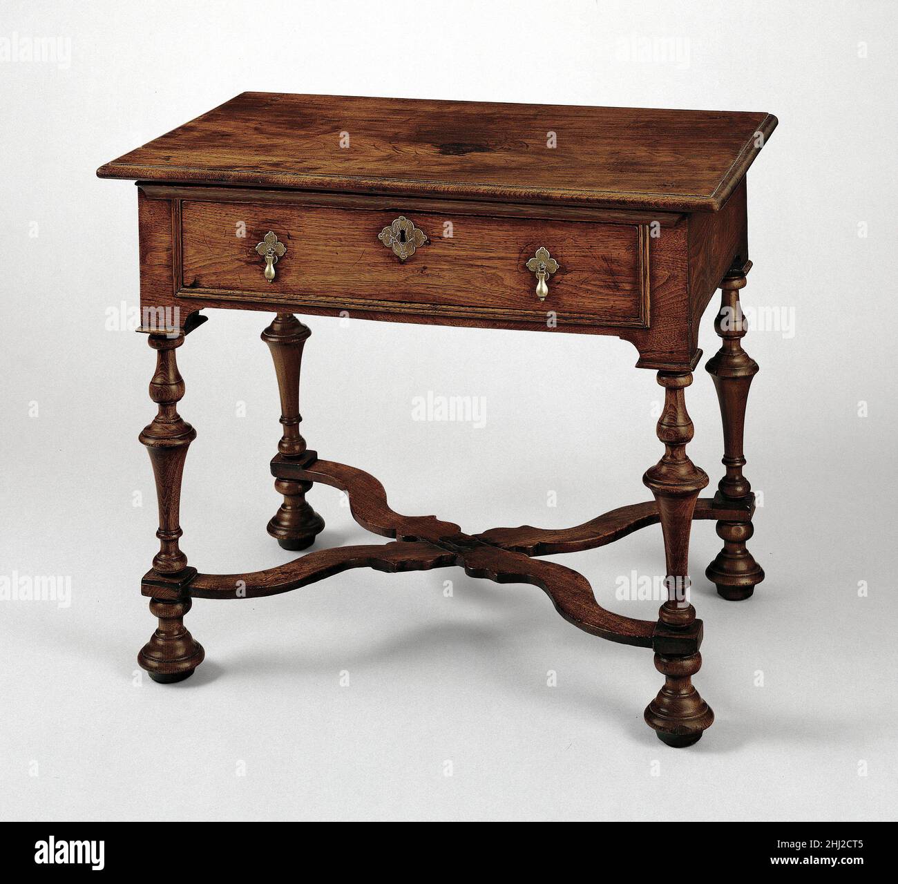 William mary furniture hi-res stock photography and images - Alamy, image size:1300x1280
