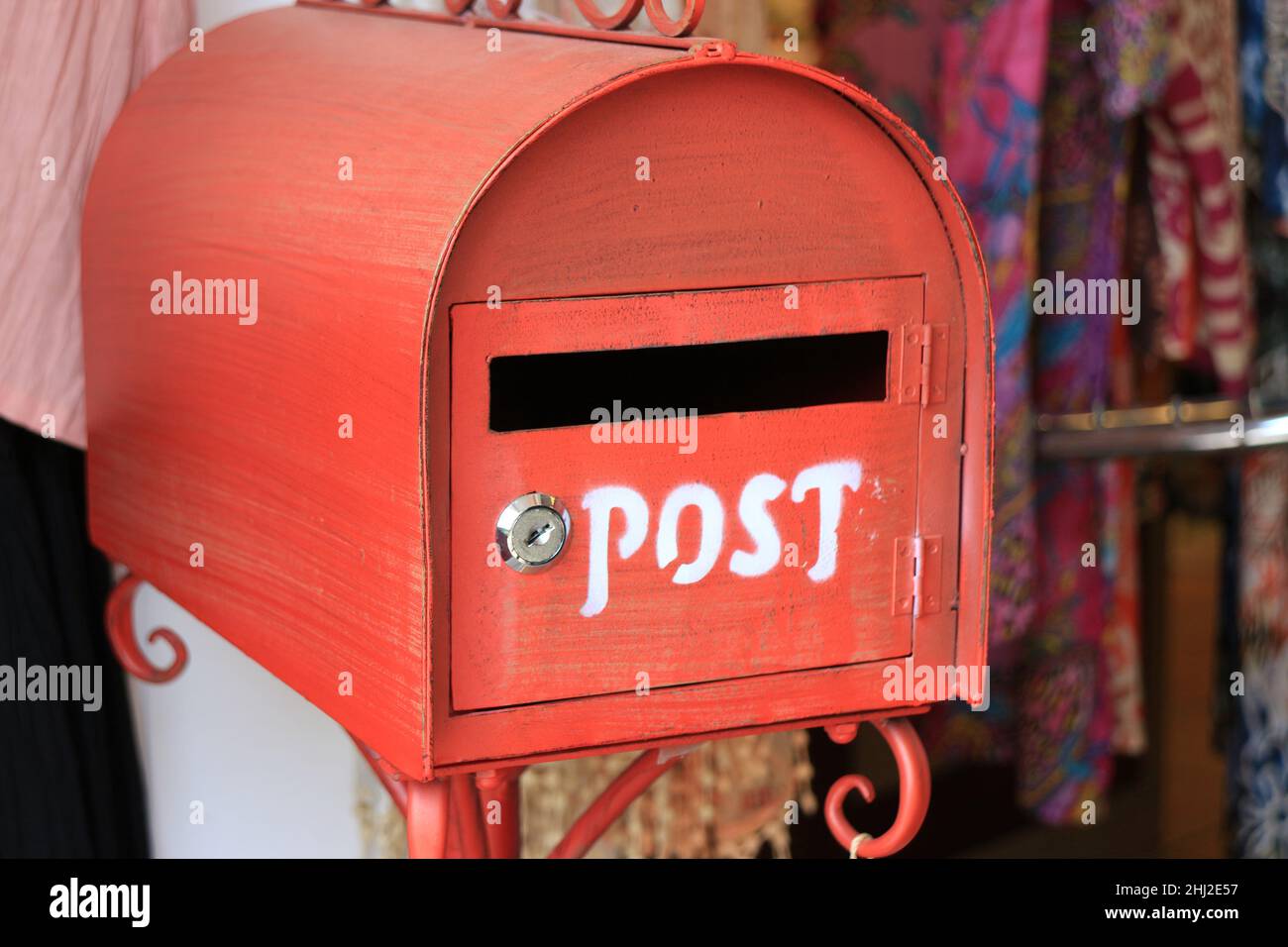 Red retro mailbox in US style Stock Photo Alamy