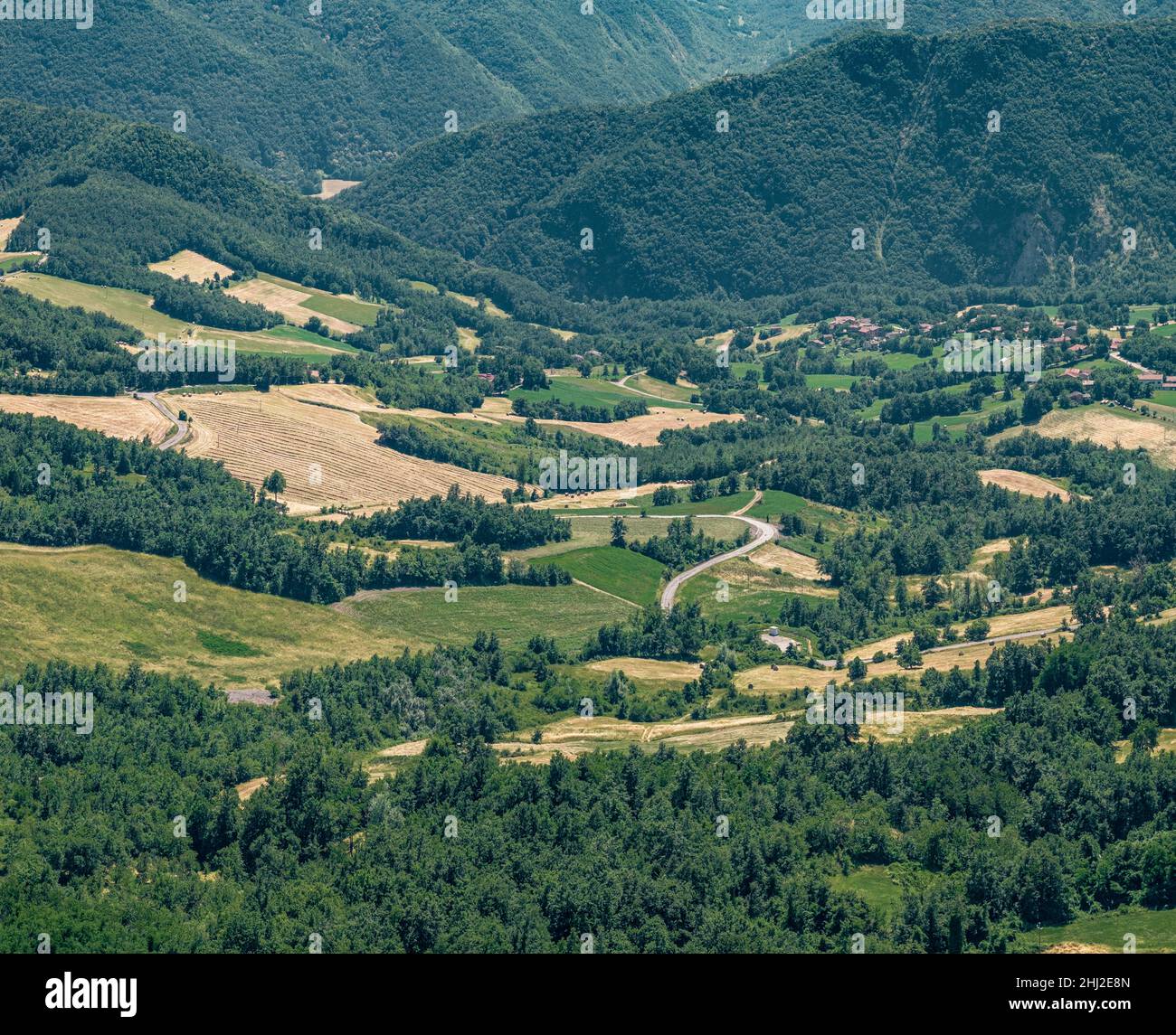 Typical landscape of the Northerner Apennines, Parmesan - Parmigiano Reggiano - Production area, Reggio Emilia province, Emilia Romagna, Italy. Stock Photo