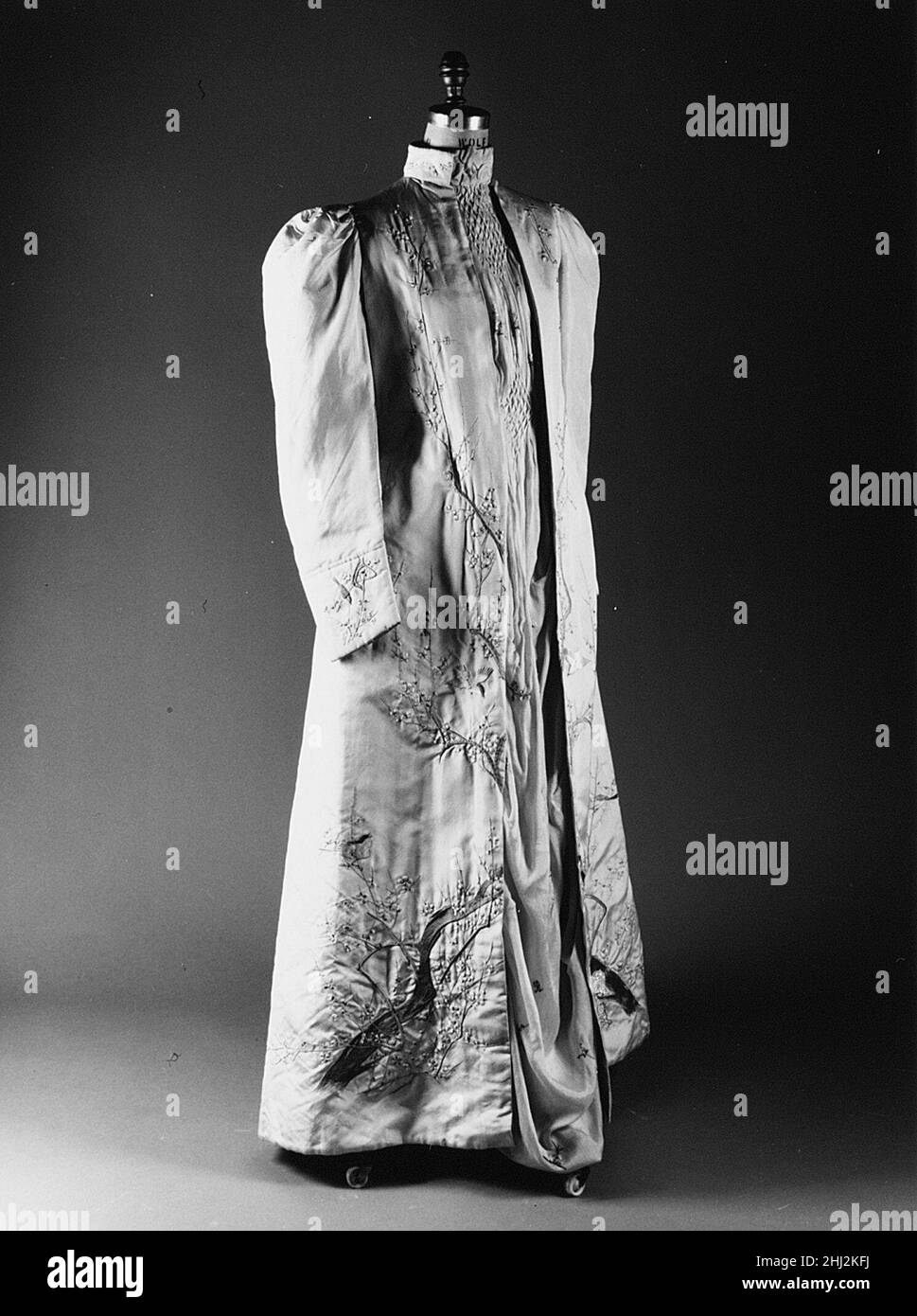 Japanese dressing gown Black and White Stock Photos & Images Alamy