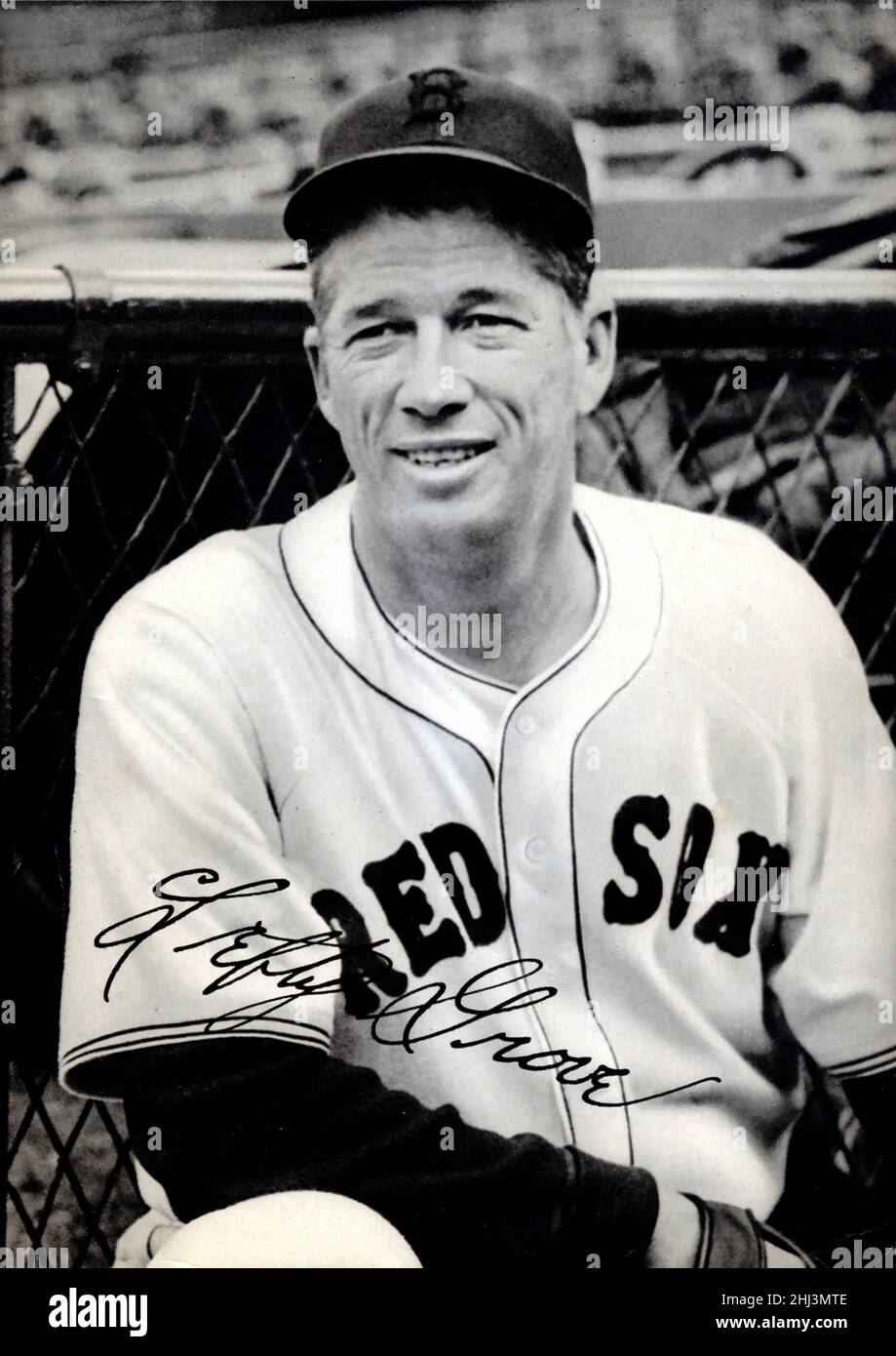 Autographed souvenir photo of Hall of Fame baseball player Lefty Grove  with the Boston Red Sox of the American League. Stock Photo