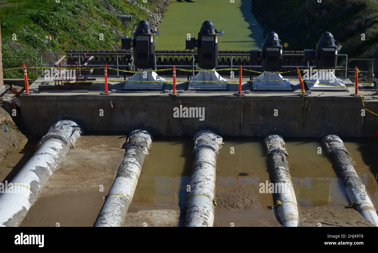 An 'after' shot of Pumping Plant 3 shows how much mud and sediment ...