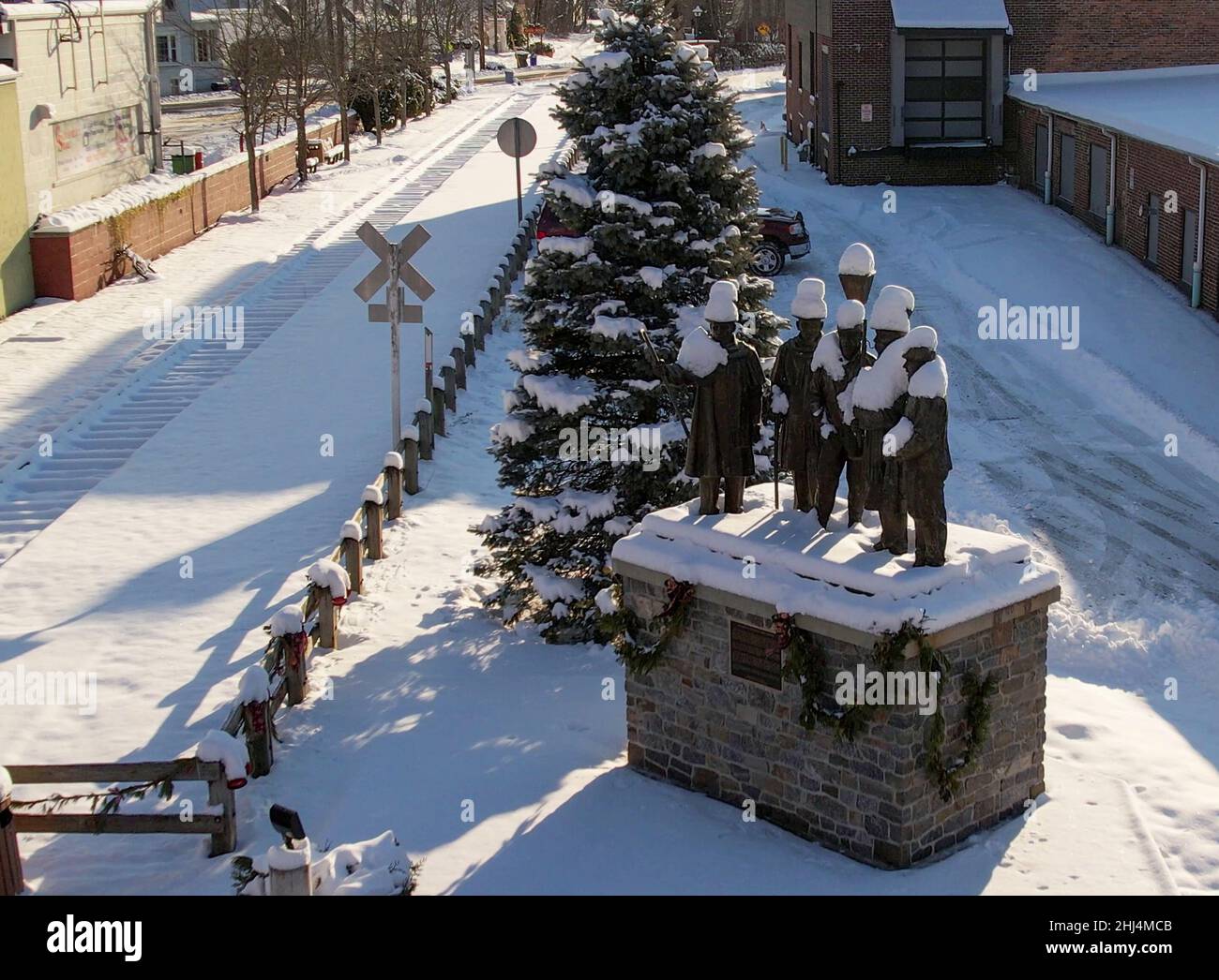 Glen Rock Carolers Statue Stock Photo Alamy