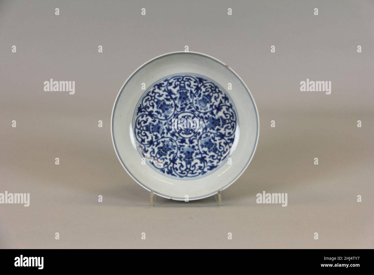 Late 18th century chinese porcelain hi-res stock photography and images ...
