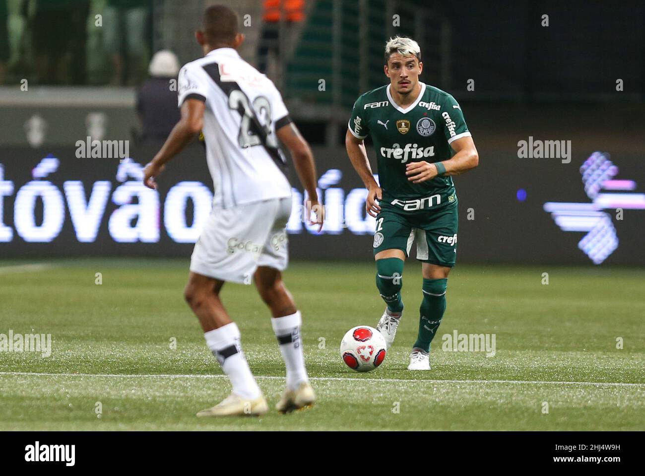 SP - Sao Paulo - 01/26/2022 - PAULISTA 2022, PALMEIRAS X PONTE PRETA - Rony  Palmeiras player regrets lost chance during a match against Ponte Preta at  the Arena Allianz Parque stadium