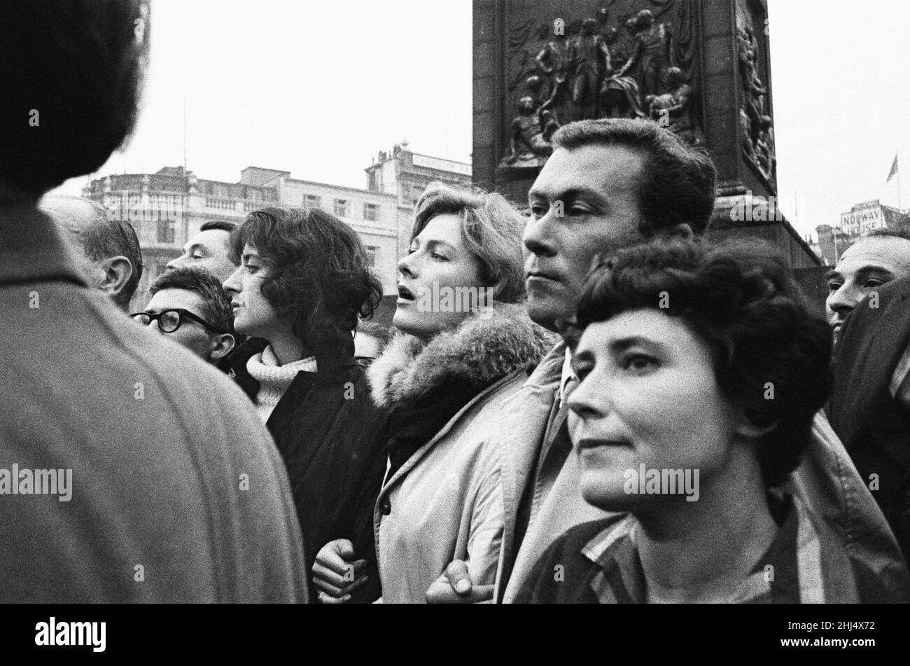 Ban the Bomb demonstration in Trafalgar Square. Big names in the world of arts in protest against nuclear weapons in Trafalgar Square.Left to right is writer Doris Lessing with John Osborne next to her followed by actress Vanessa Redgrave and Shelagh Delaney. 17th September 1961. Stock Photo