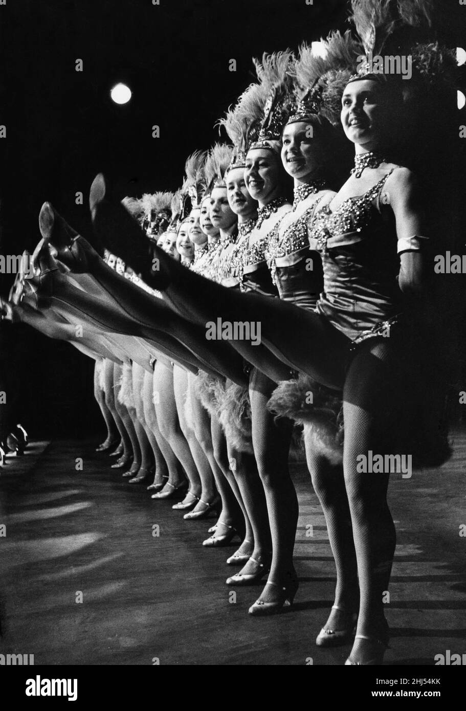 high kicking girls The famous Tiller Girls dance troupe performing one of their high-kicking  routines, May 1960 Stock Photo - Alamy