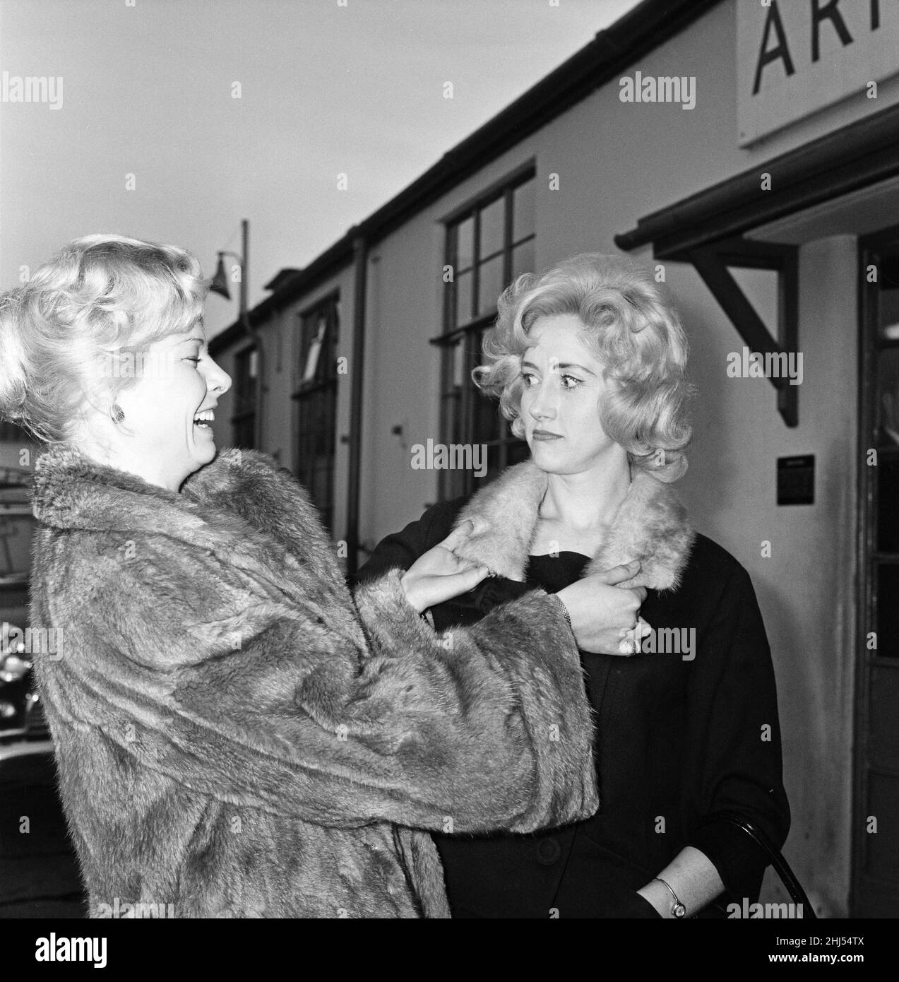 The British delegation to the Punta del Este International Film Festival at which the official British entry is 'Conspiracy of Hearts', left London Airport for Uruguay. L-R Mary Peach and Liz Fraser.  19th January 1961. Stock Photo