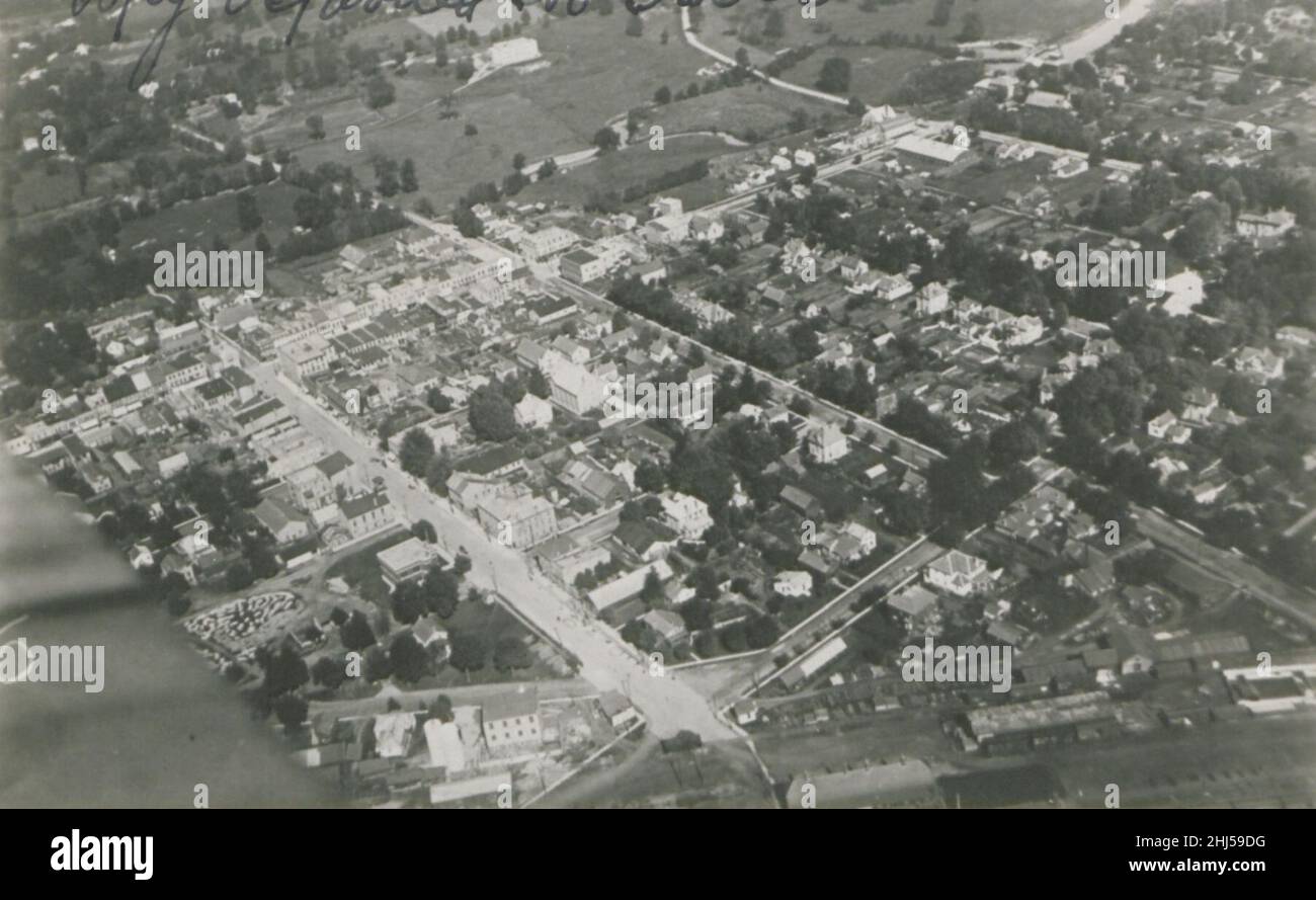 Strathroy Ontario From The Air HS85 10 36505 Stock Photo Alamy strathroy-ontario-from-the-air-hs85-10-36505-stock-photo-alamy