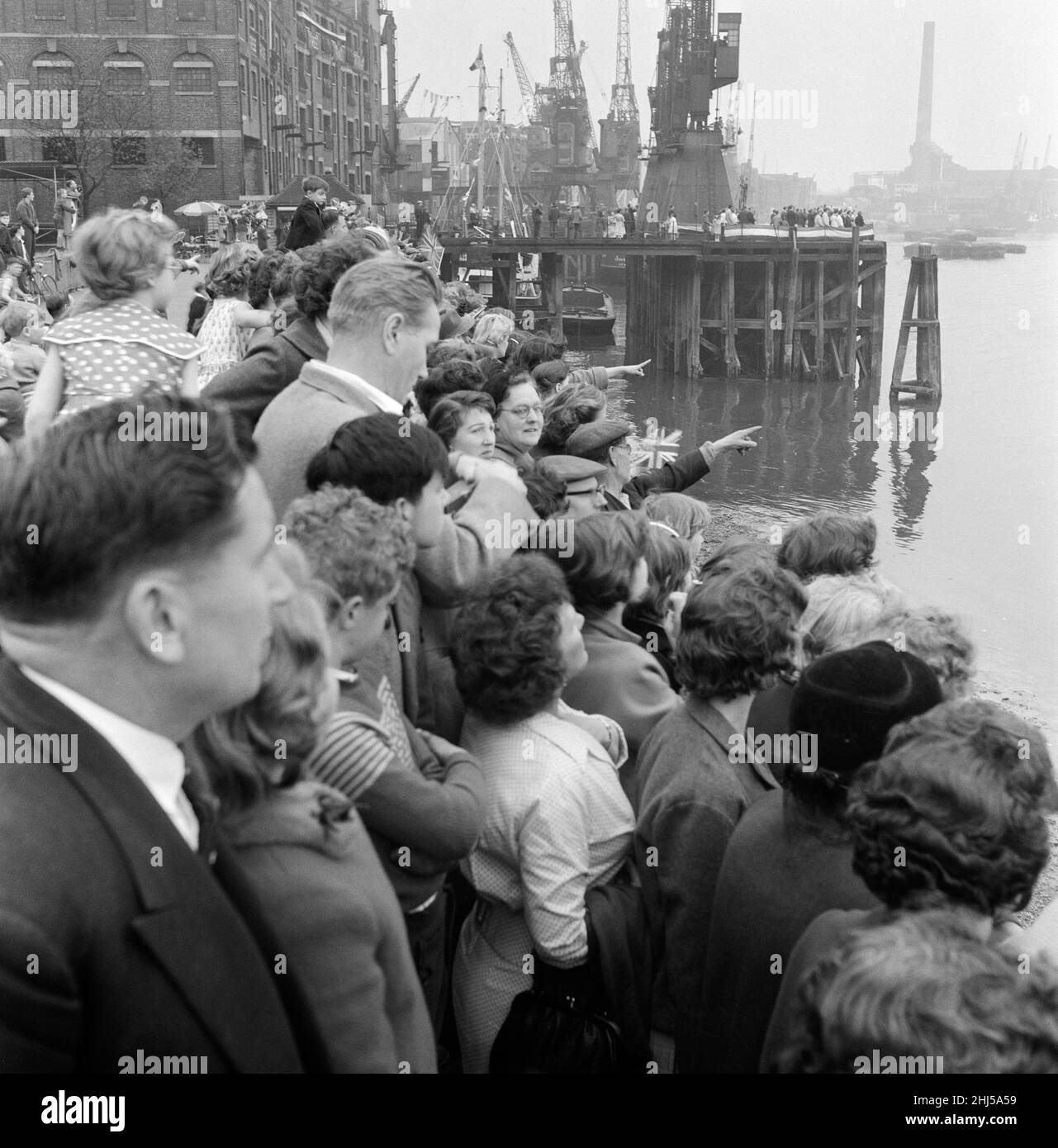 The wedding of Princess Margaret and Antony Armstrong-Jones. Pictured, well-wishers waiting to see the happy couple pass by on the Royal Yacht Britannia, heading from their honeymoon after the wedding. 6th May 1960. Stock Photo