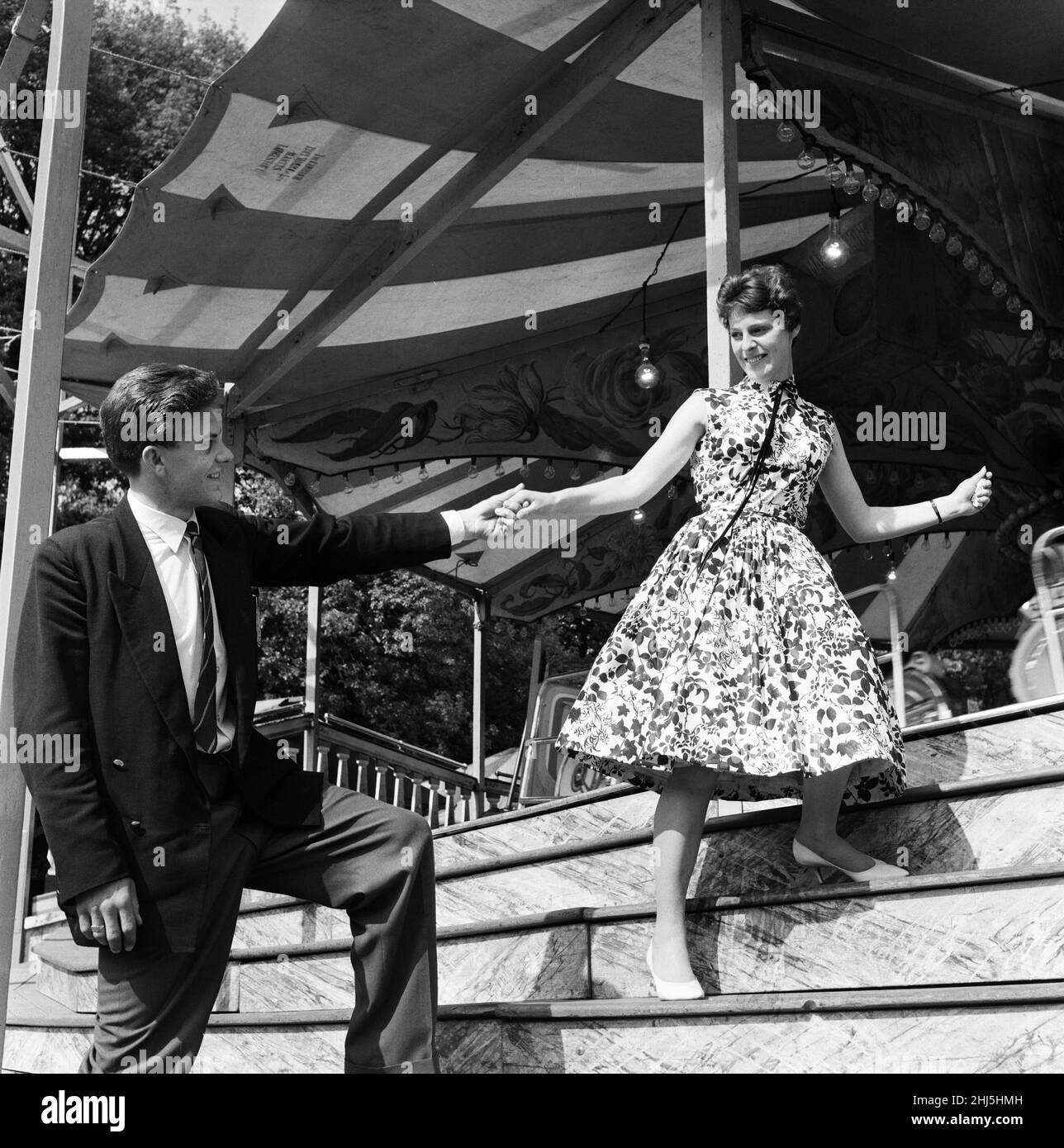 Hampstead Heath Fair. Doreen Owen of Luton and fiance Barry Brown of Dunstable. 16th May 1959. Stock Photo