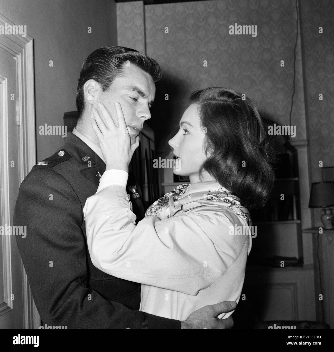shirley-anne-field-the-war-lover