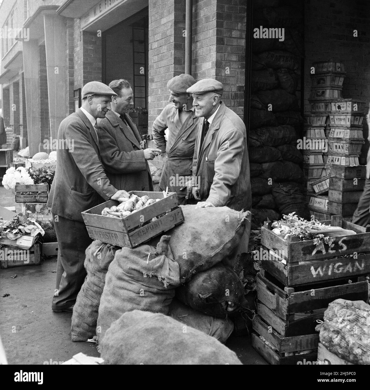 Market stall holders in Wigan. 3rd November 1960. Stock Photo