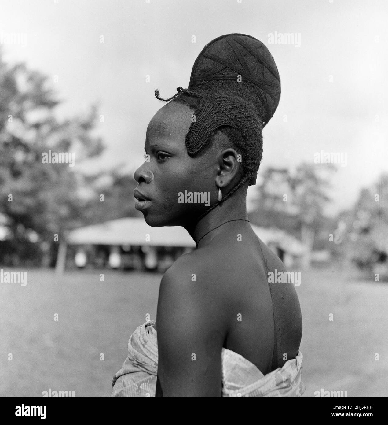 Nigerian hairstyle hi-res stock photography and images - Alamy Nigerian hairstyle hi-res stock photography and images - Alamy